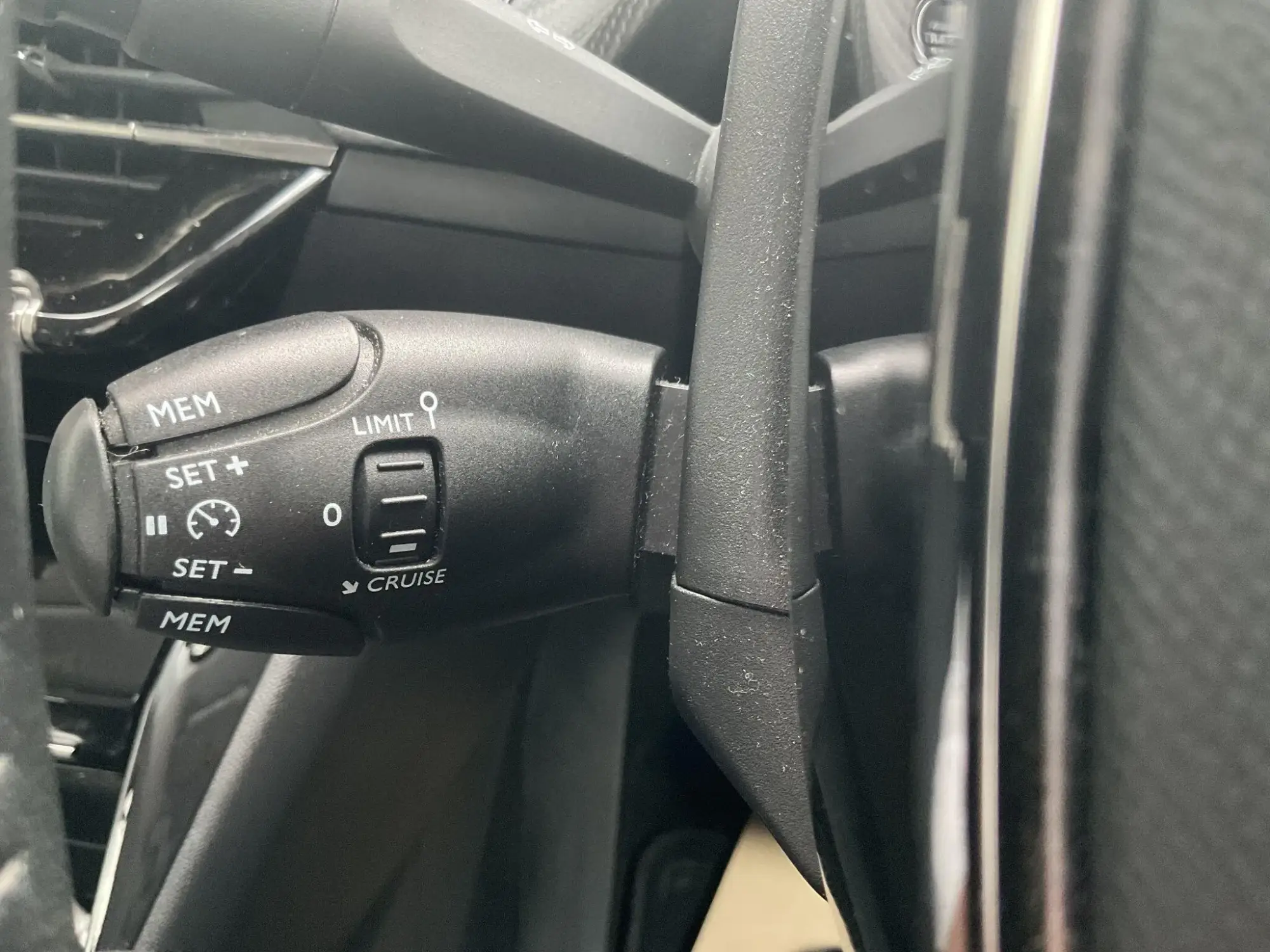 Peugeot E-208 Image 14