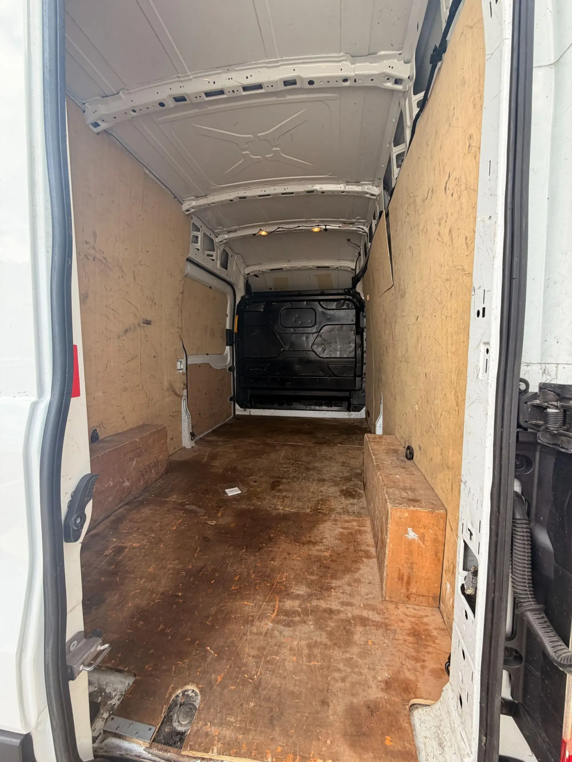 Ford Transit Image 10