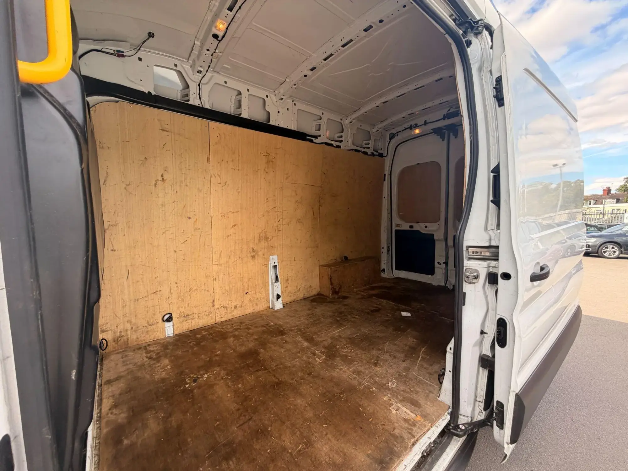 Ford Transit Image 11