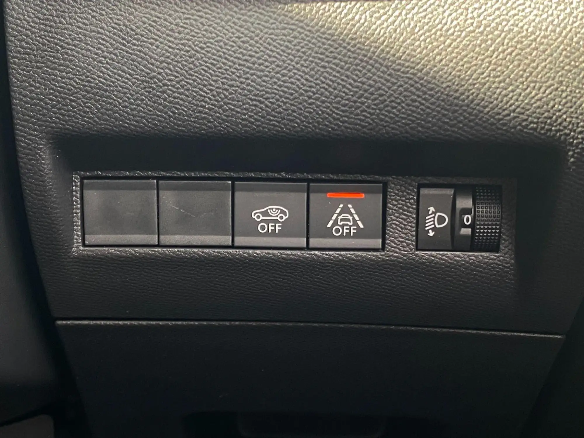 Peugeot 208 Image 15