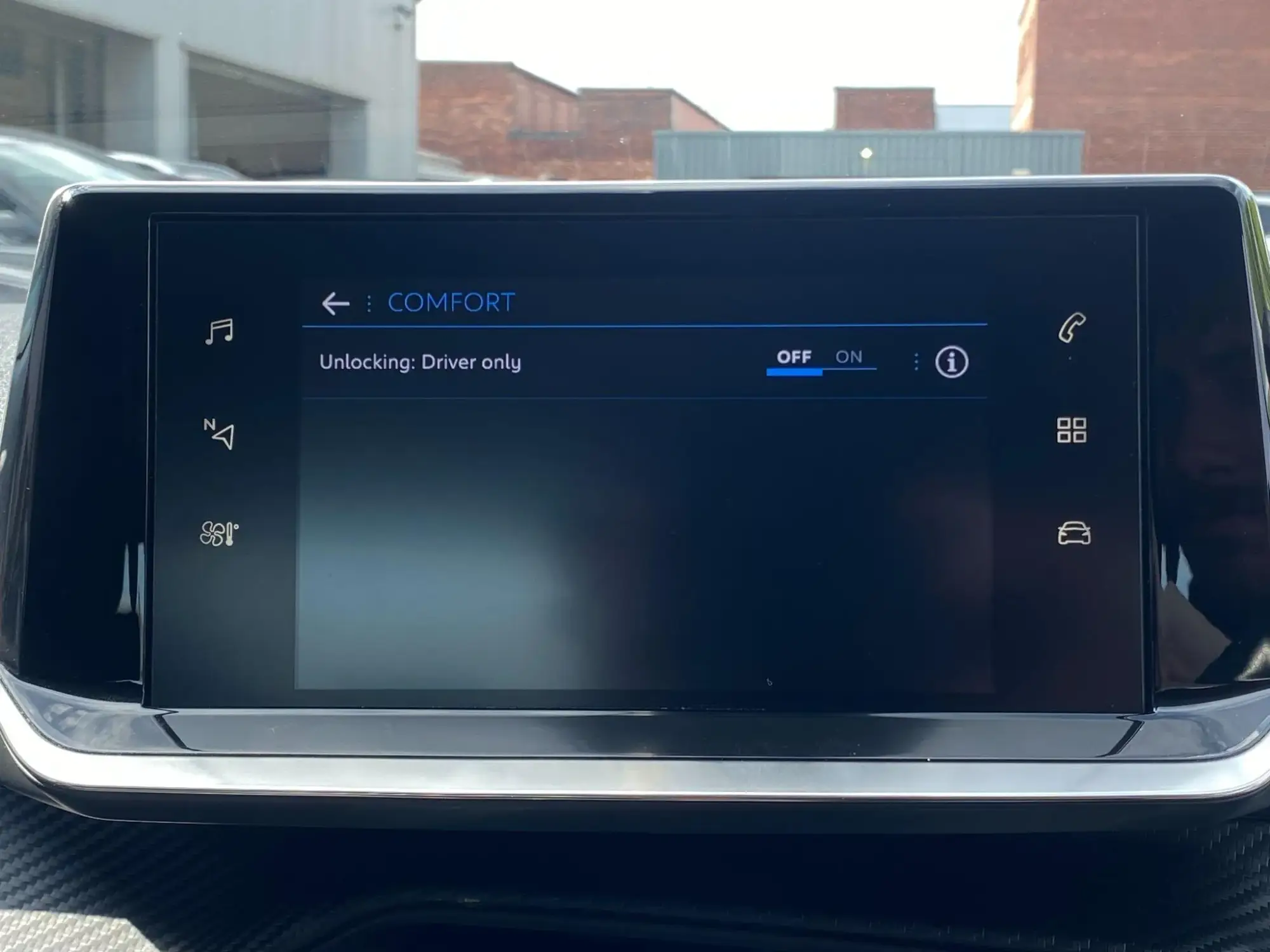 Peugeot 208 Image 26