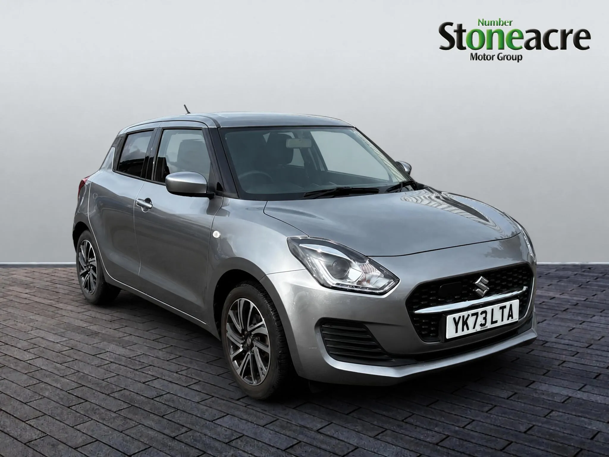 Suzuki Swift listing photo