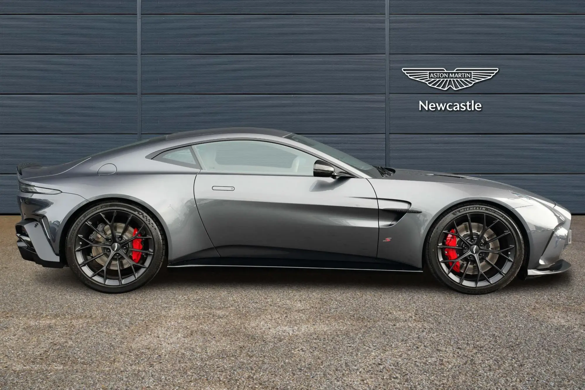 Aston Martin Vantage Image 26 Aston Martin Vantage Image 26