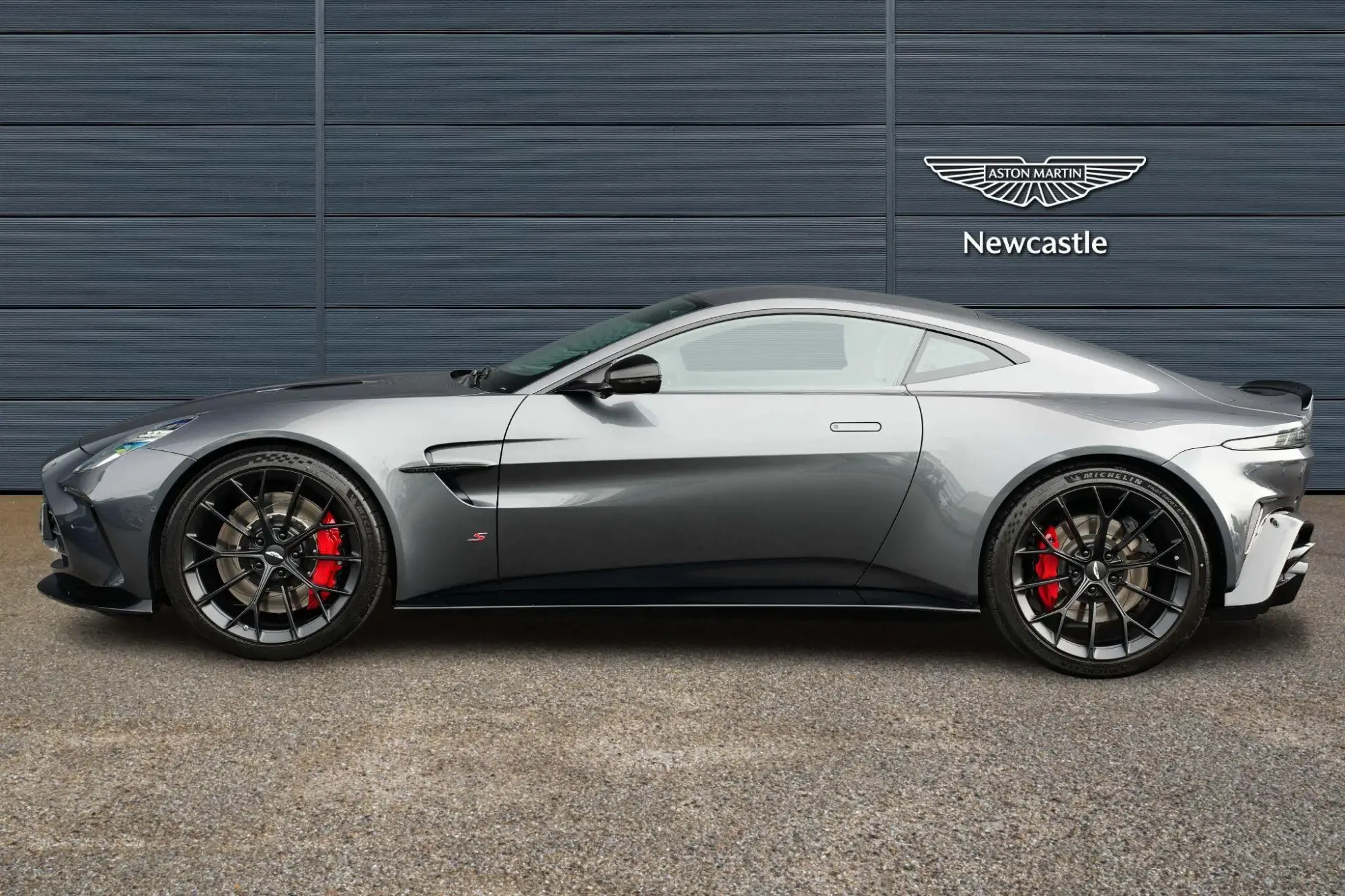 Aston Martin Vantage Image 30 Aston Martin Vantage Image 30