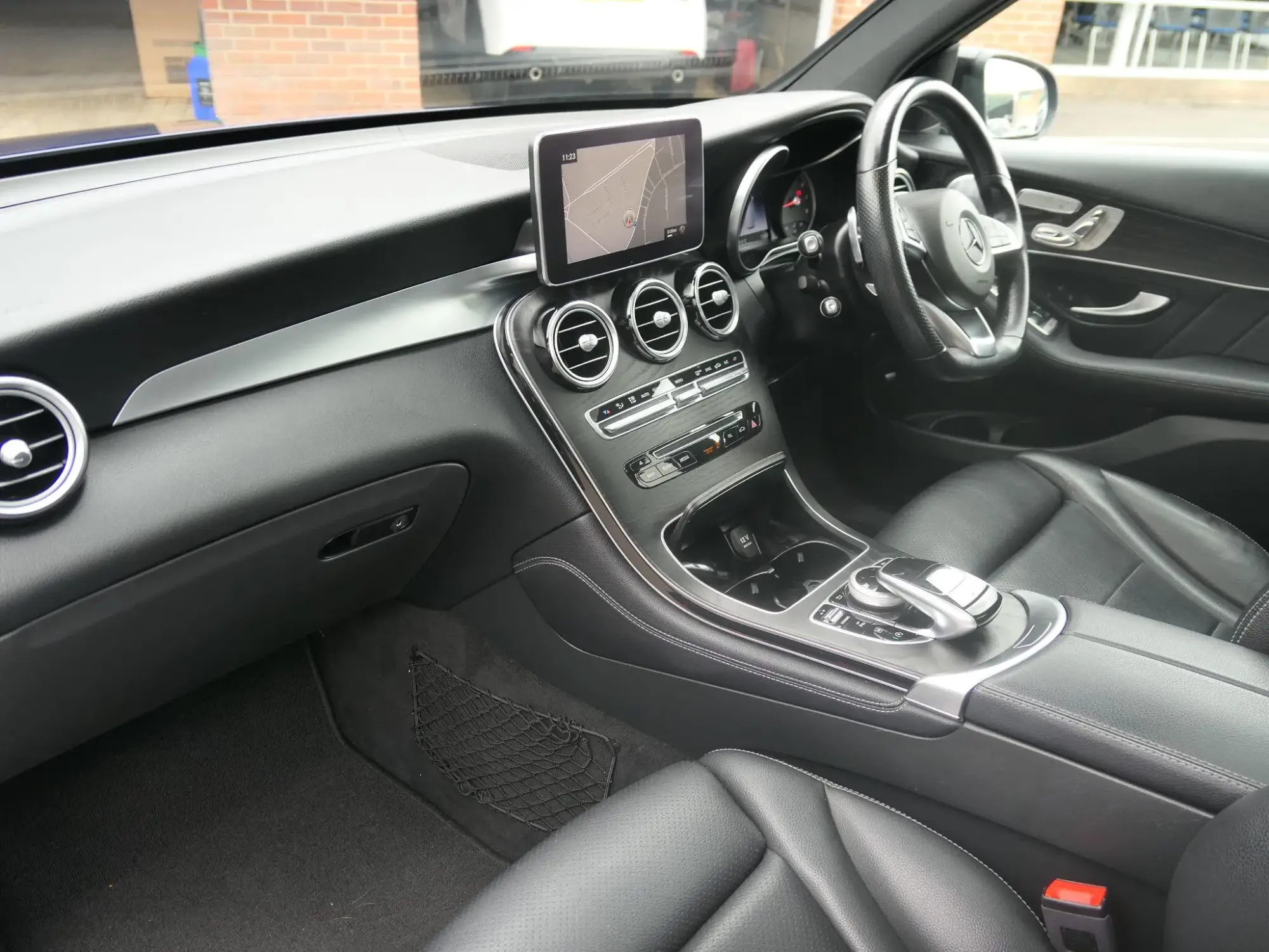 Mercedes-Benz GLC Image 10