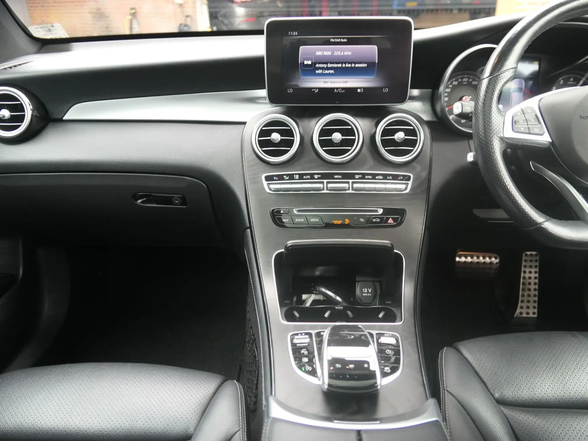 Mercedes-Benz GLC Image 11