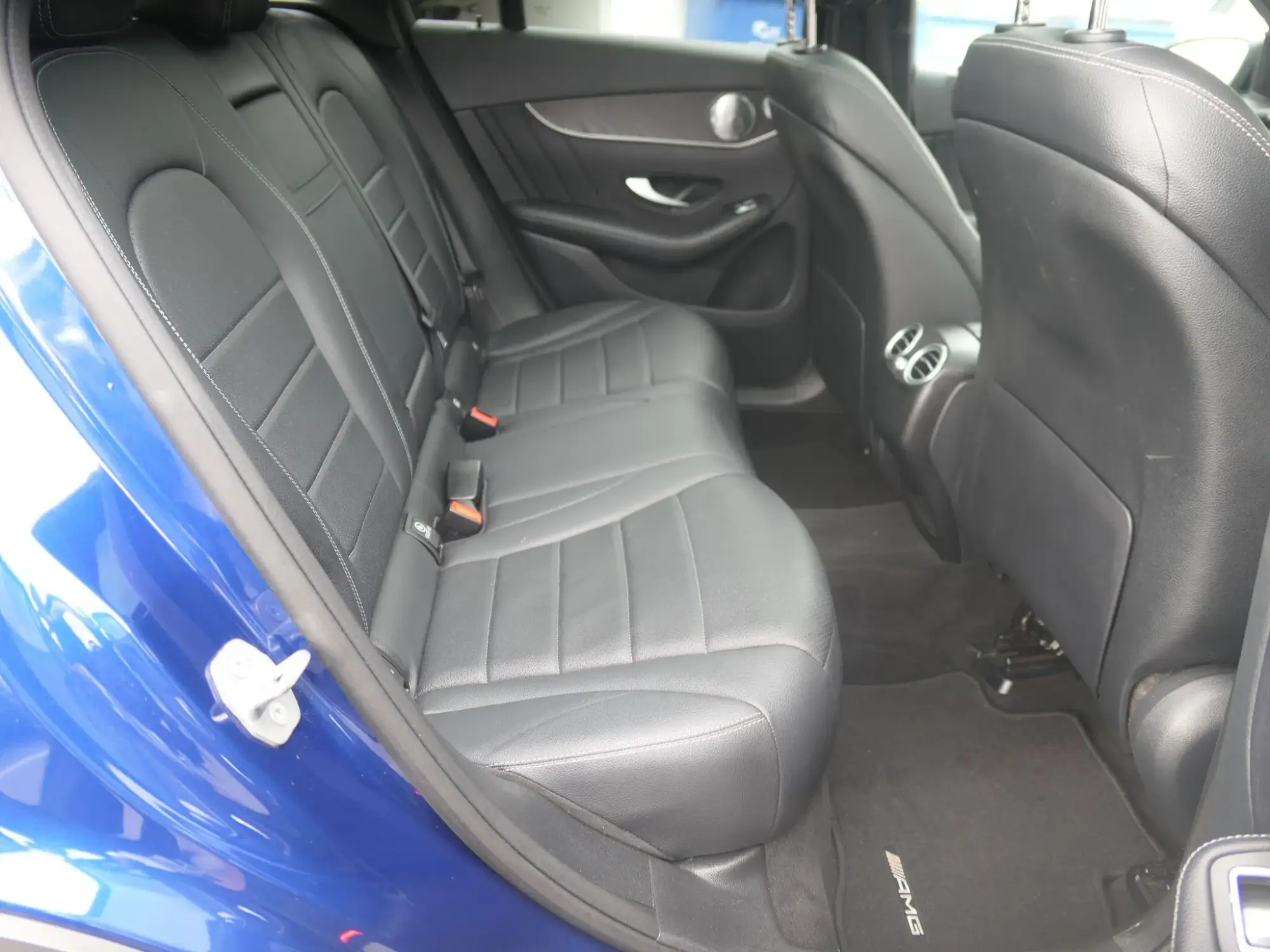 Mercedes-Benz GLC Image 12