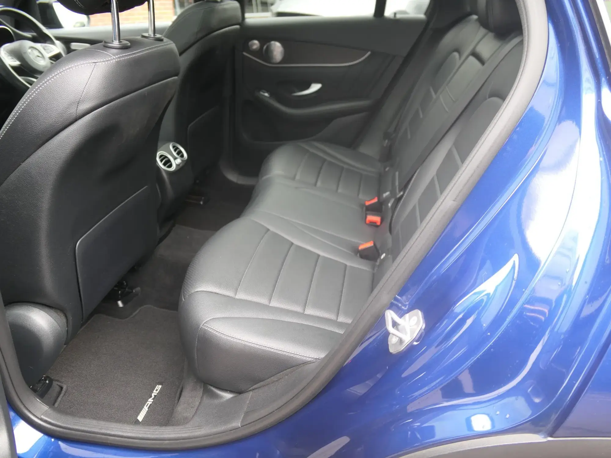 Mercedes-Benz GLC Image 13