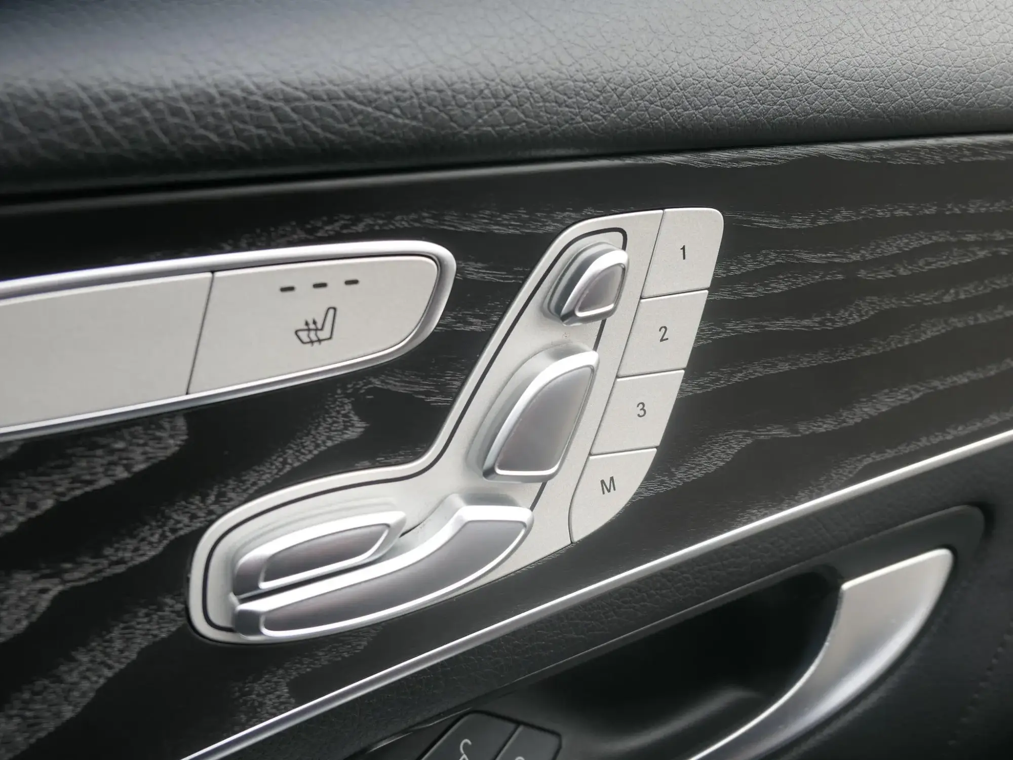 Mercedes-Benz GLC Image 14