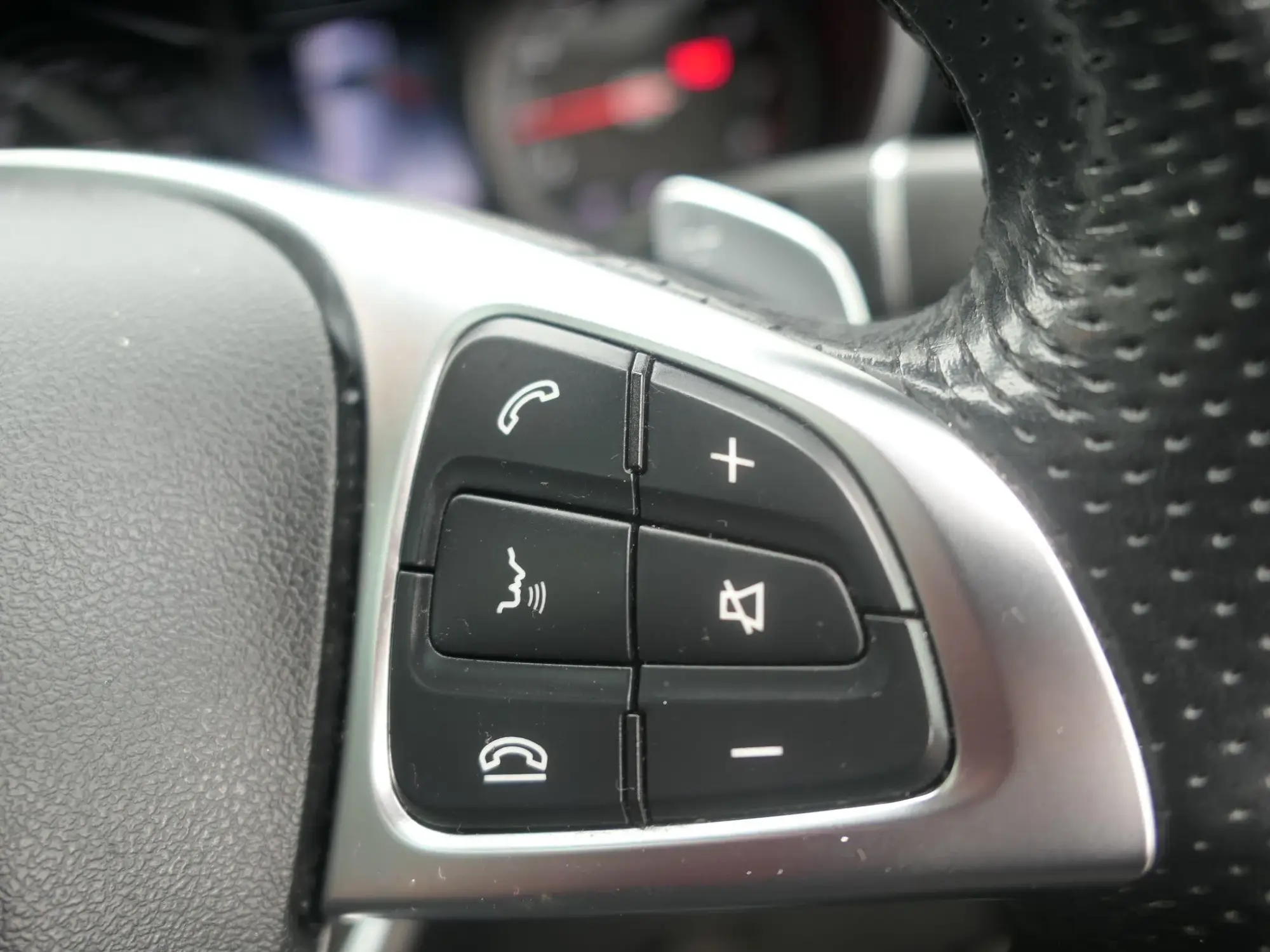 Mercedes-Benz GLC Image 18