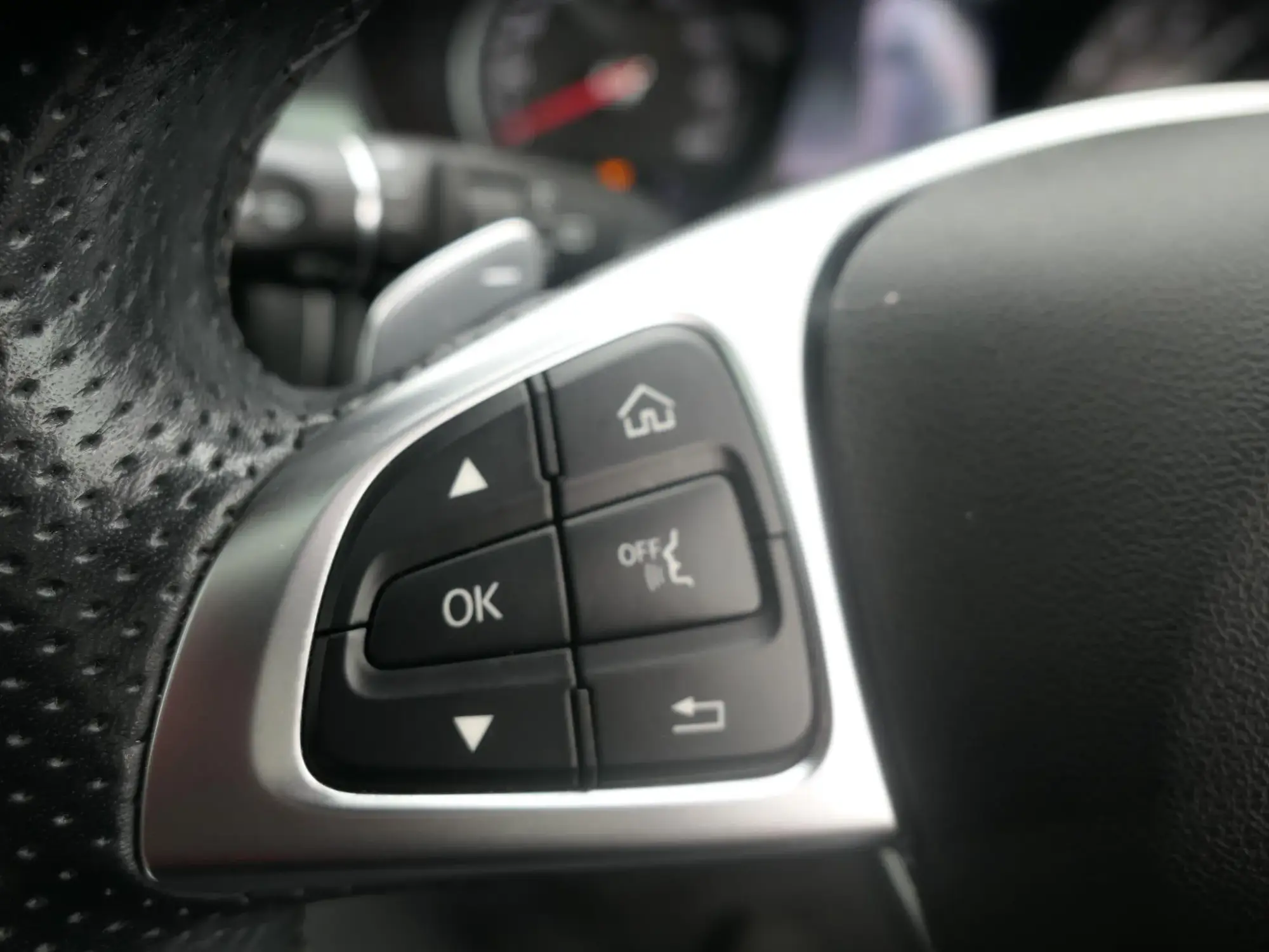 Mercedes-Benz GLC Image 19