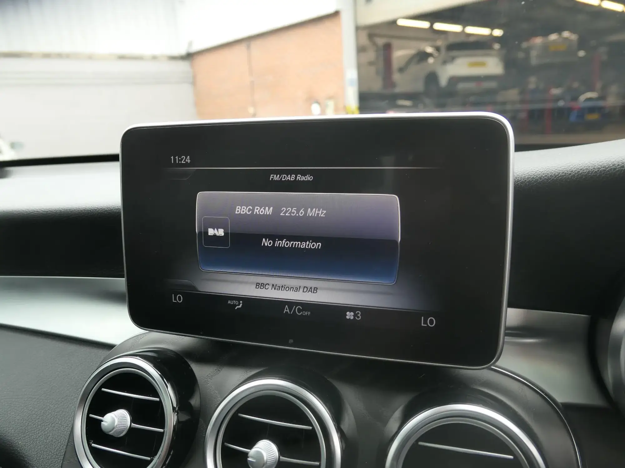 Mercedes-Benz GLC Image 22
