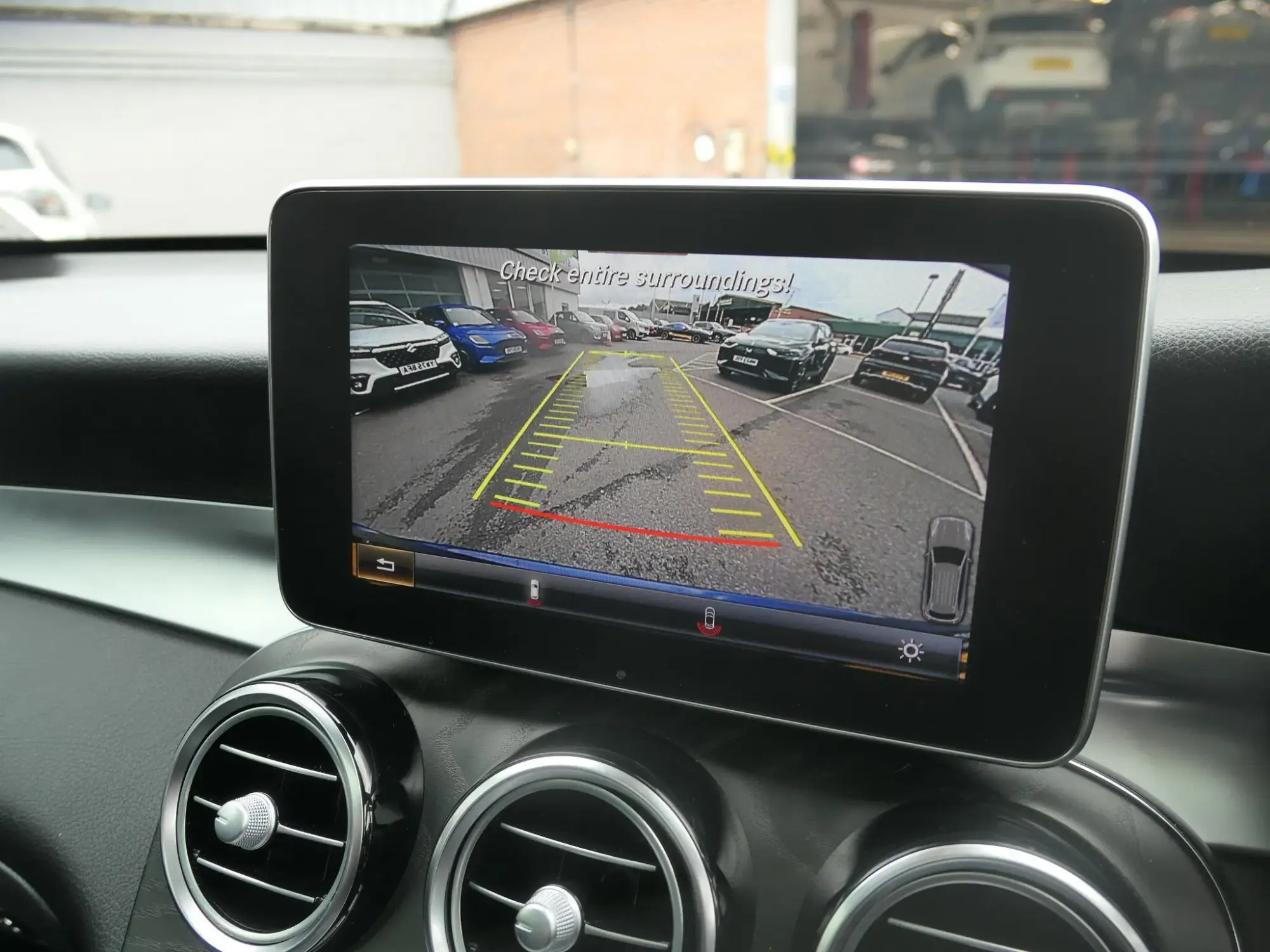 Mercedes-Benz GLC Image 24