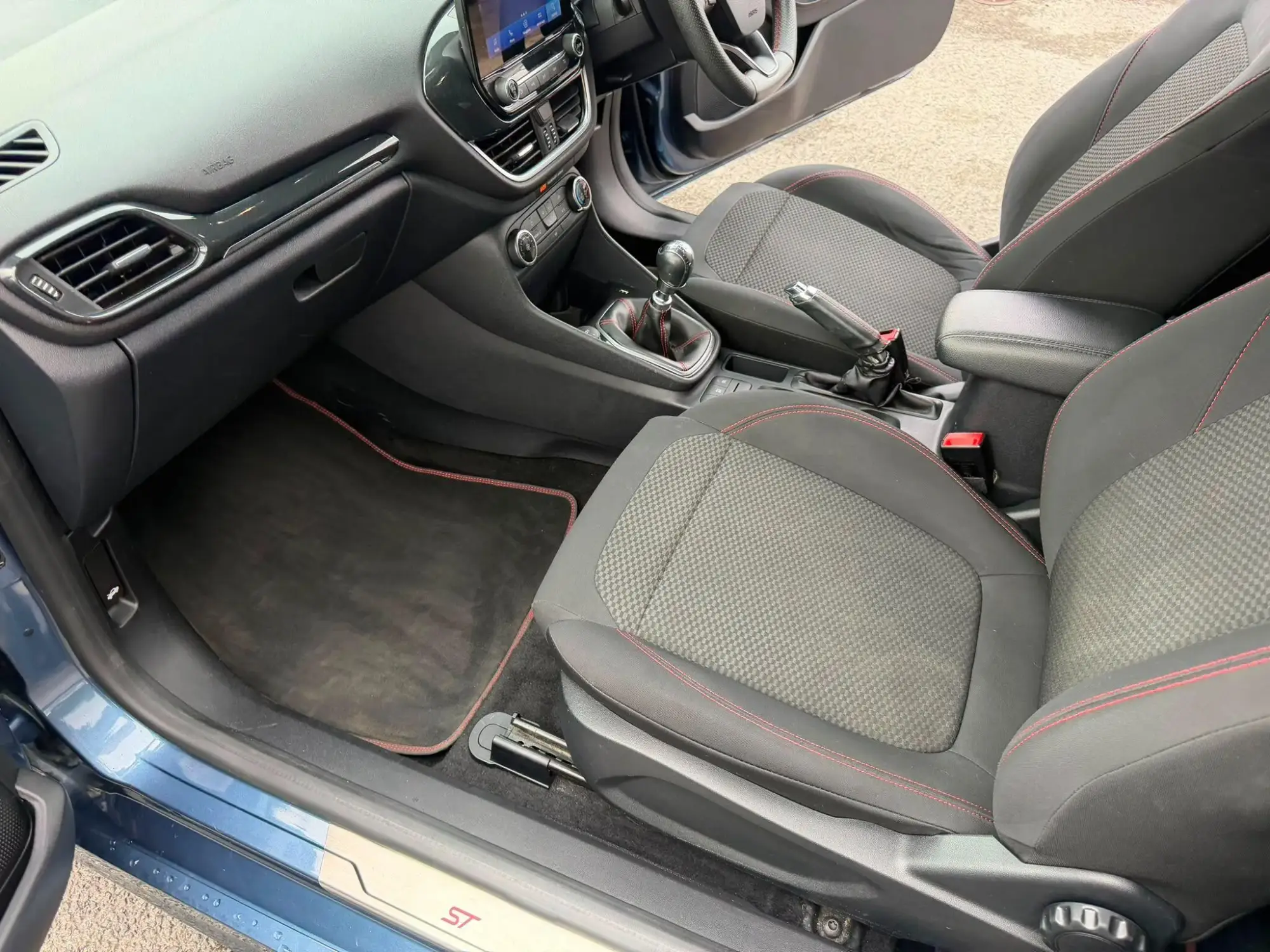 Ford Fiesta Image 25
