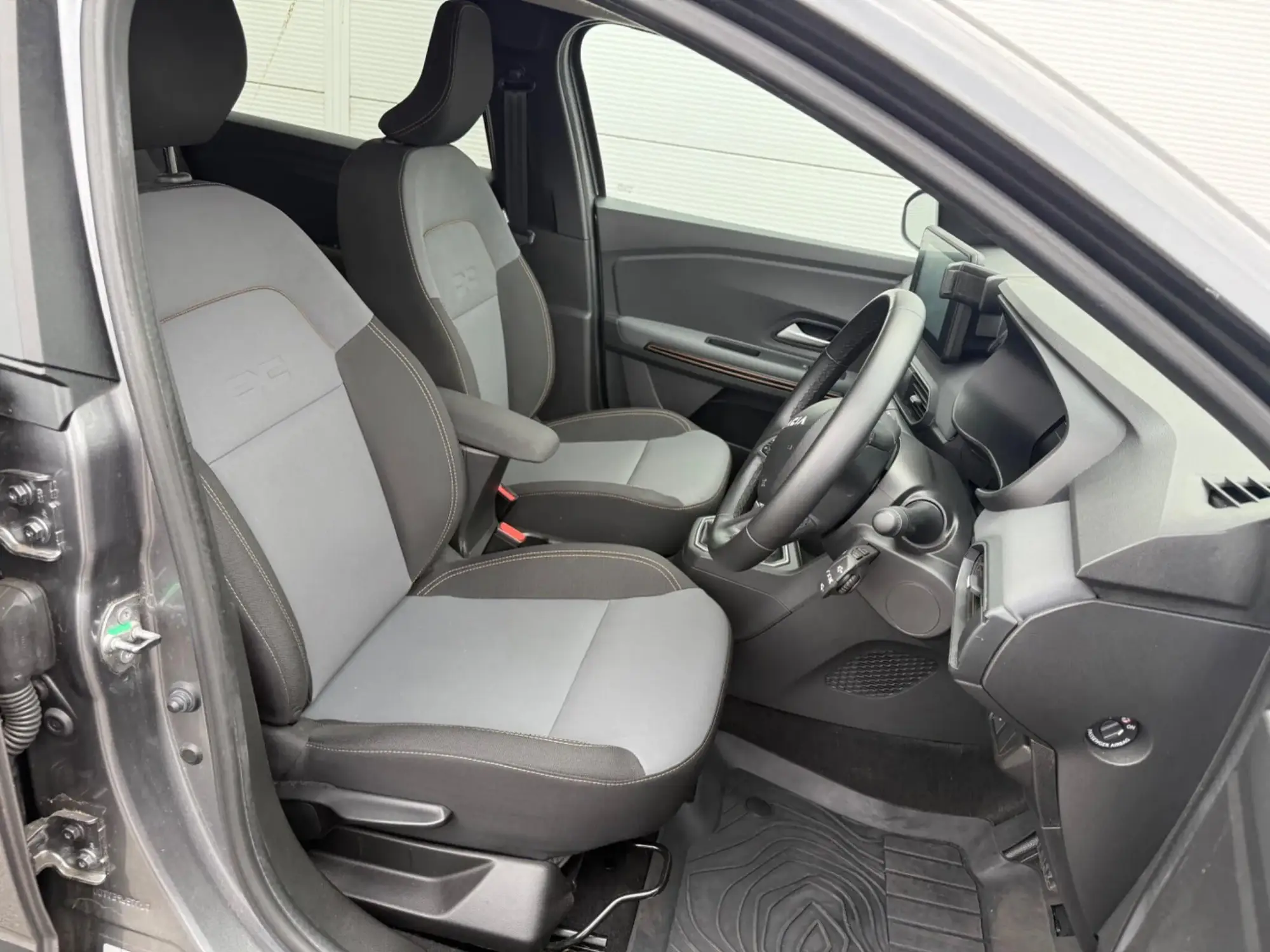 Dacia Jogger Hybrid Image 14 Dacia Jogger Hybrid Image 14