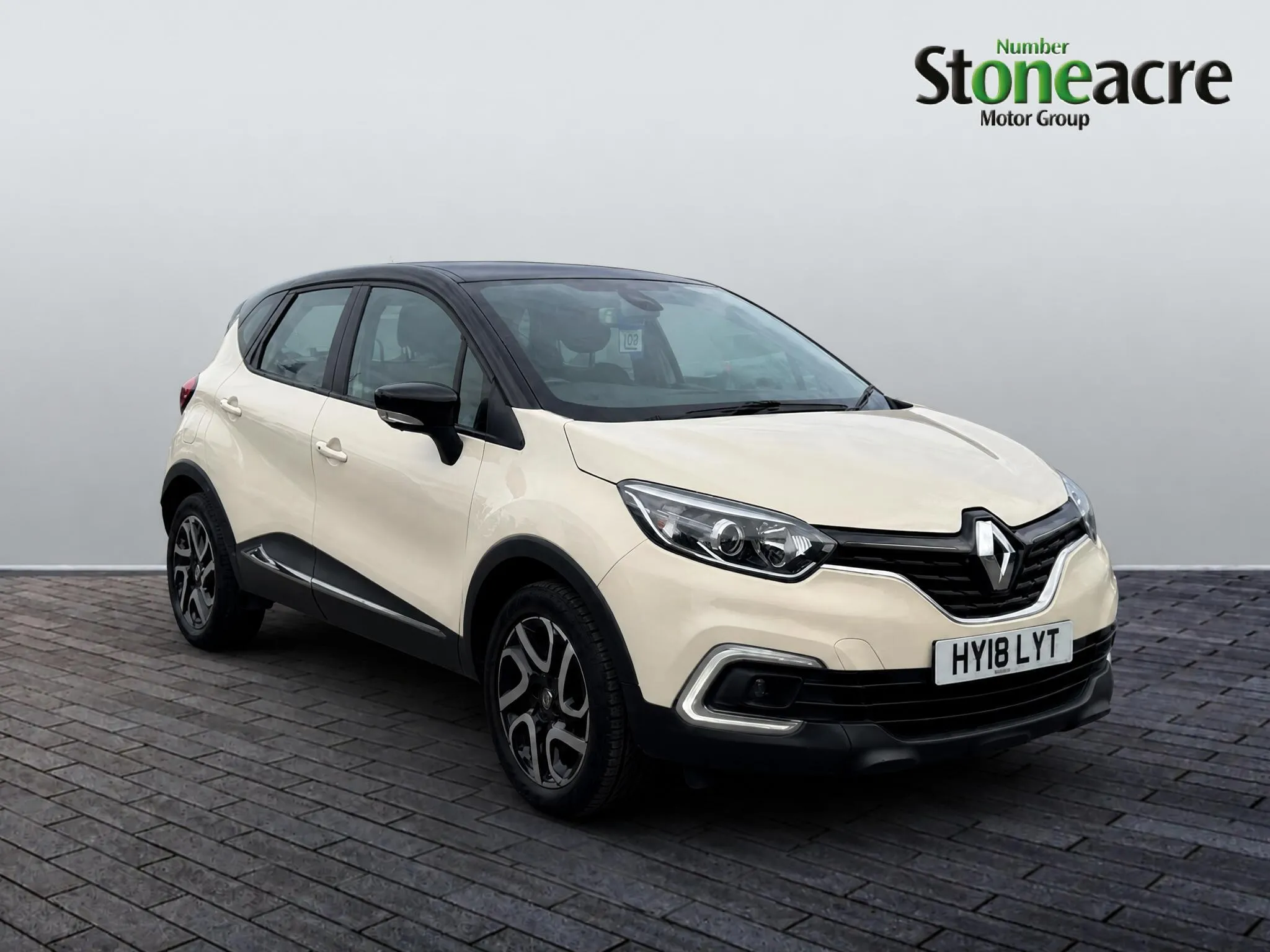Renault Captur dealer public-web source image