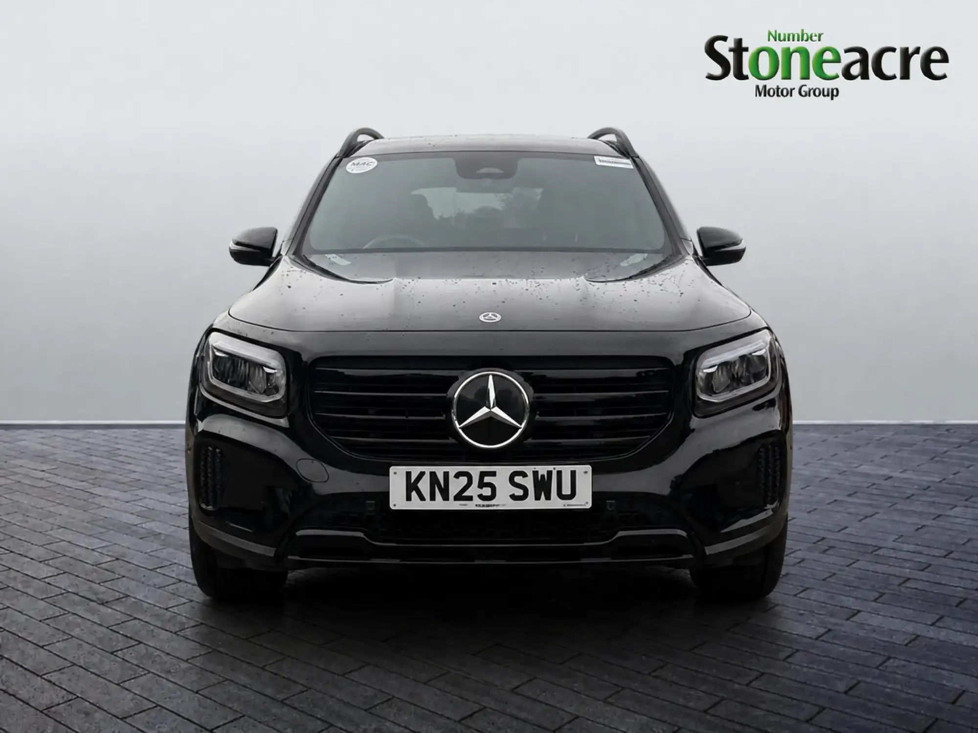 Mercedes-Benz GLB Image 2