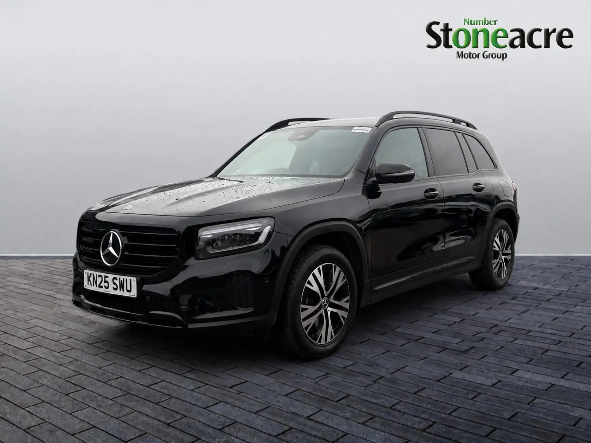 Mercedes-Benz GLB Image 3