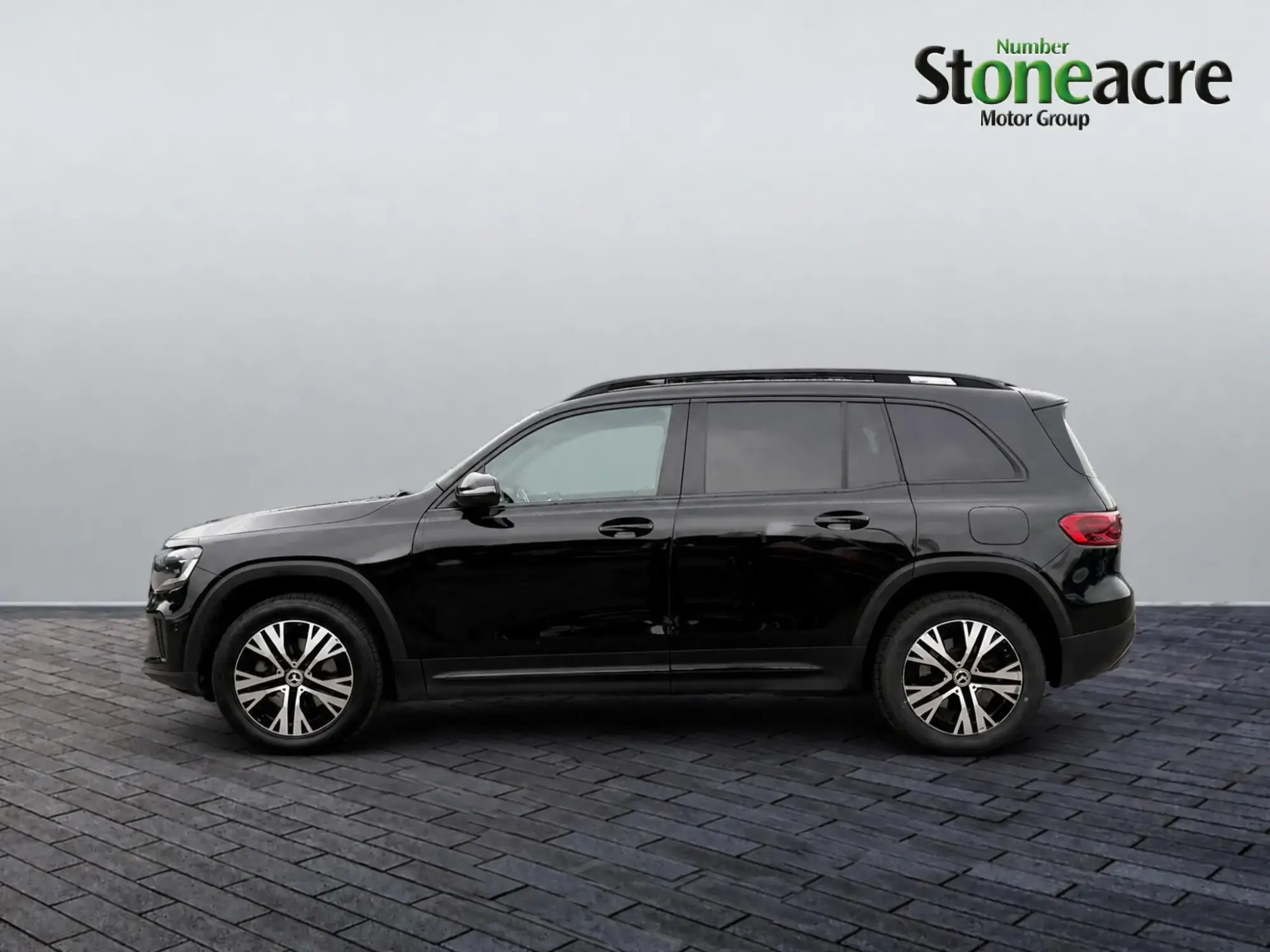 Mercedes-Benz GLB Image 5