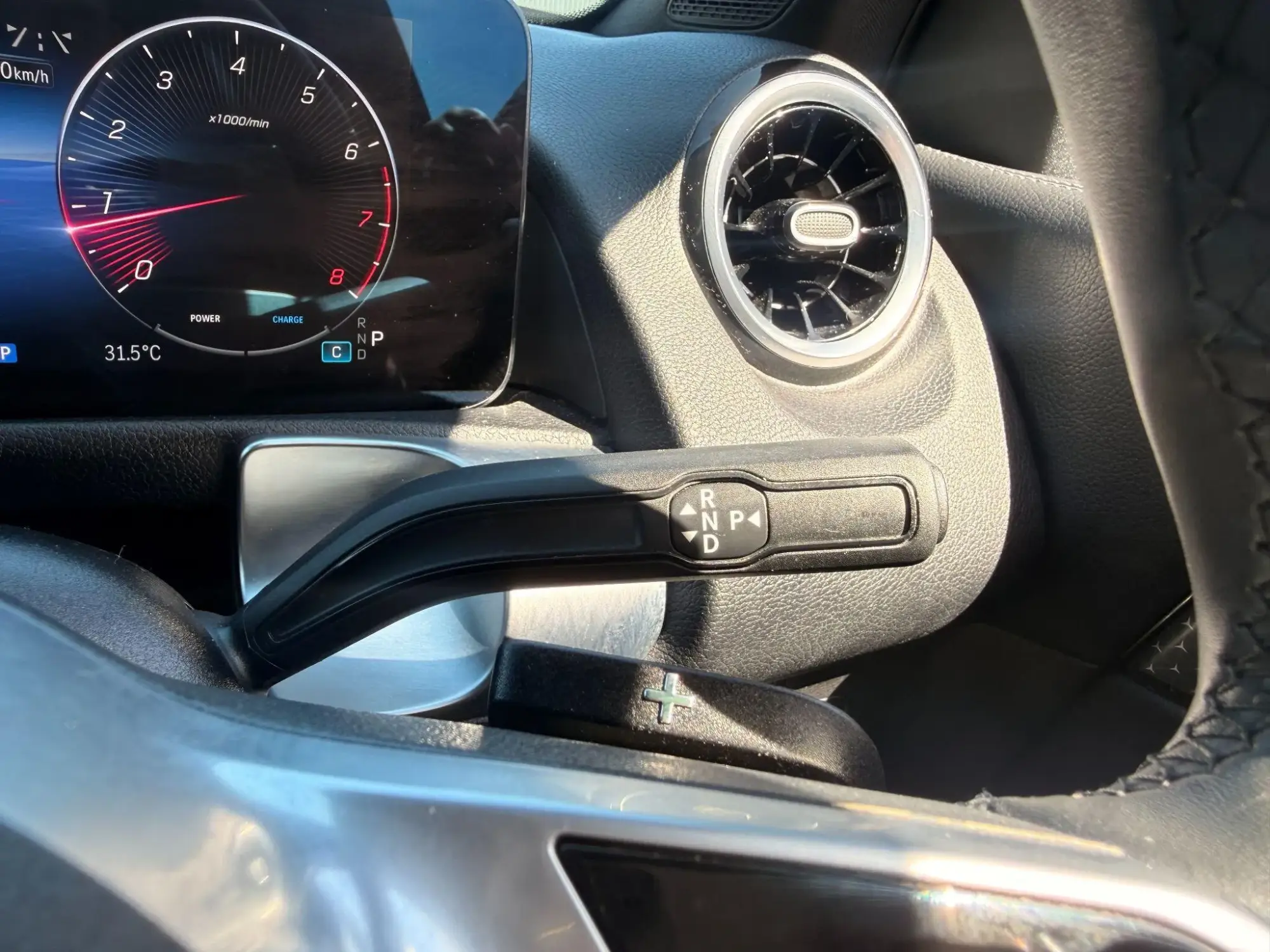 Mercedes-Benz GLB Image 15