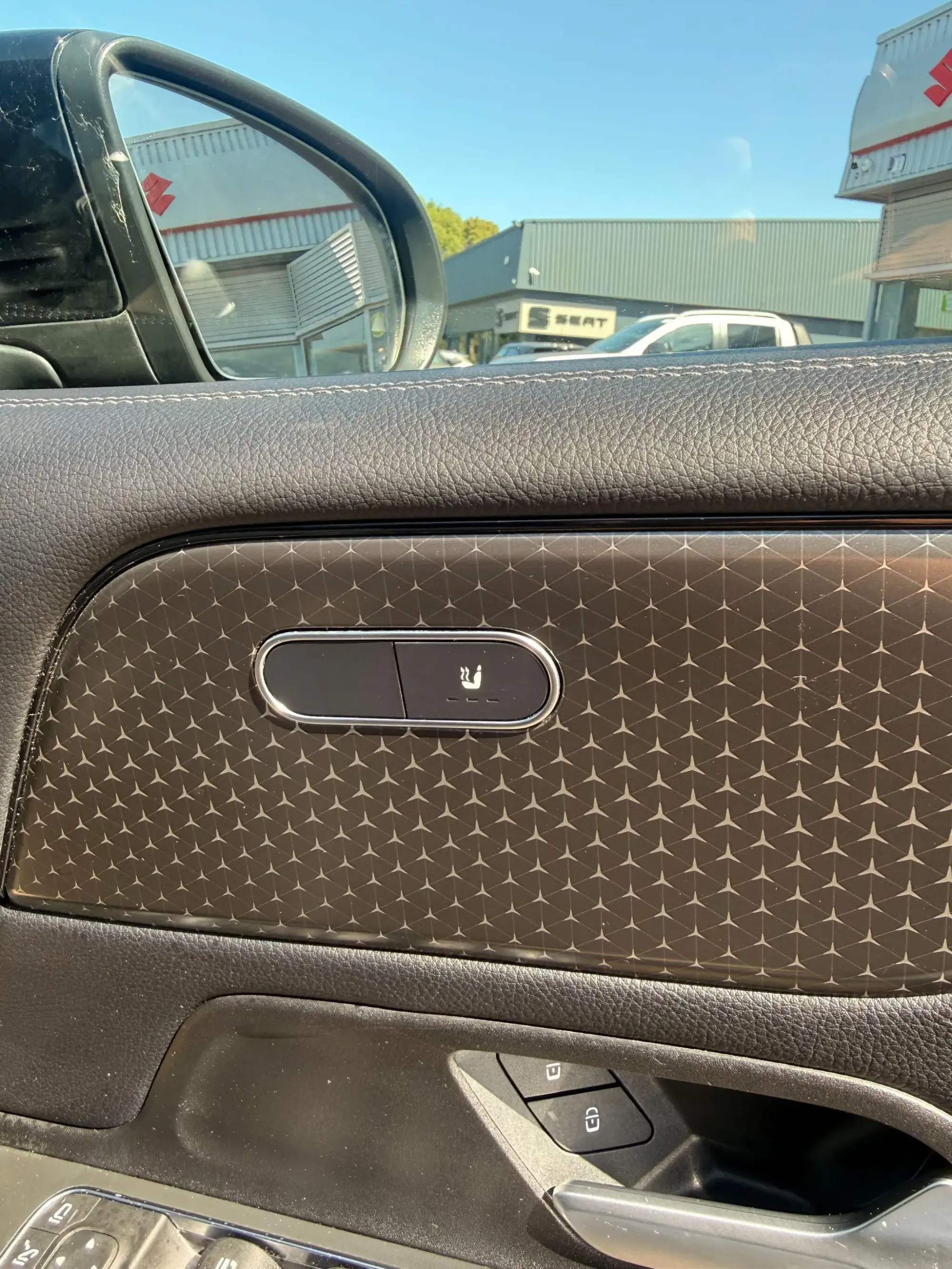 Mercedes-Benz GLB Image 18