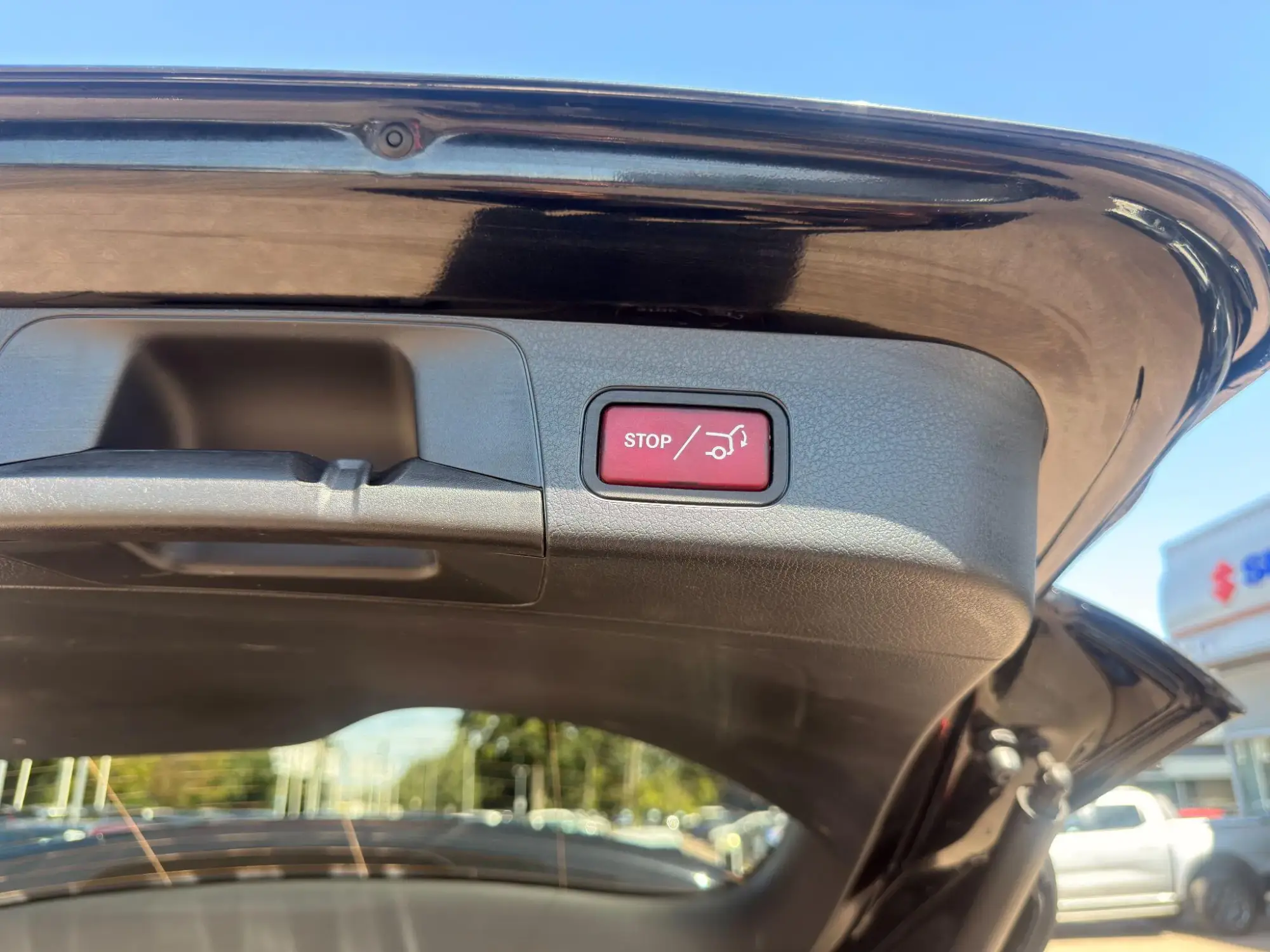 Mercedes-Benz GLB Image 21