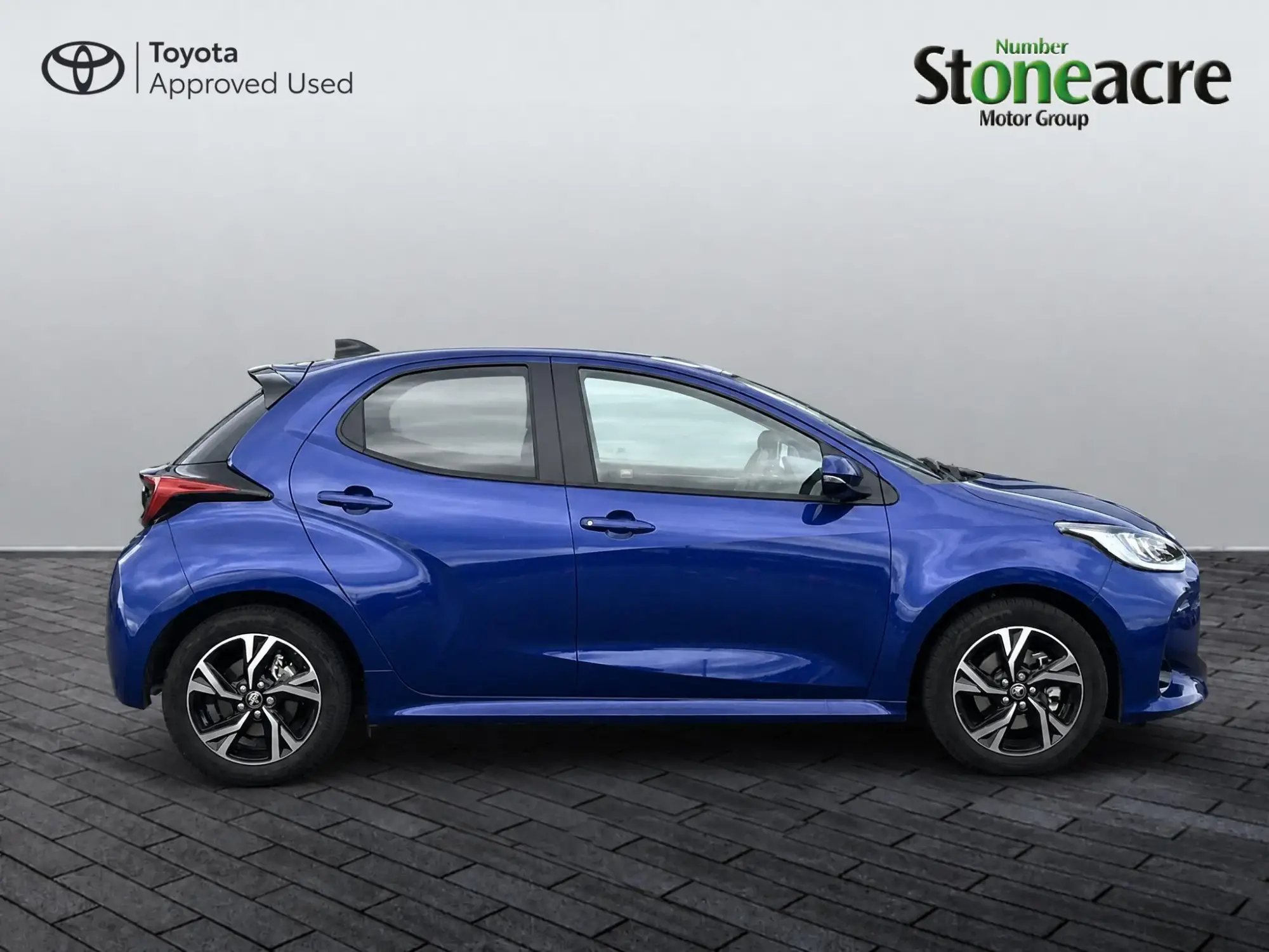 Toyota Yaris Image 2