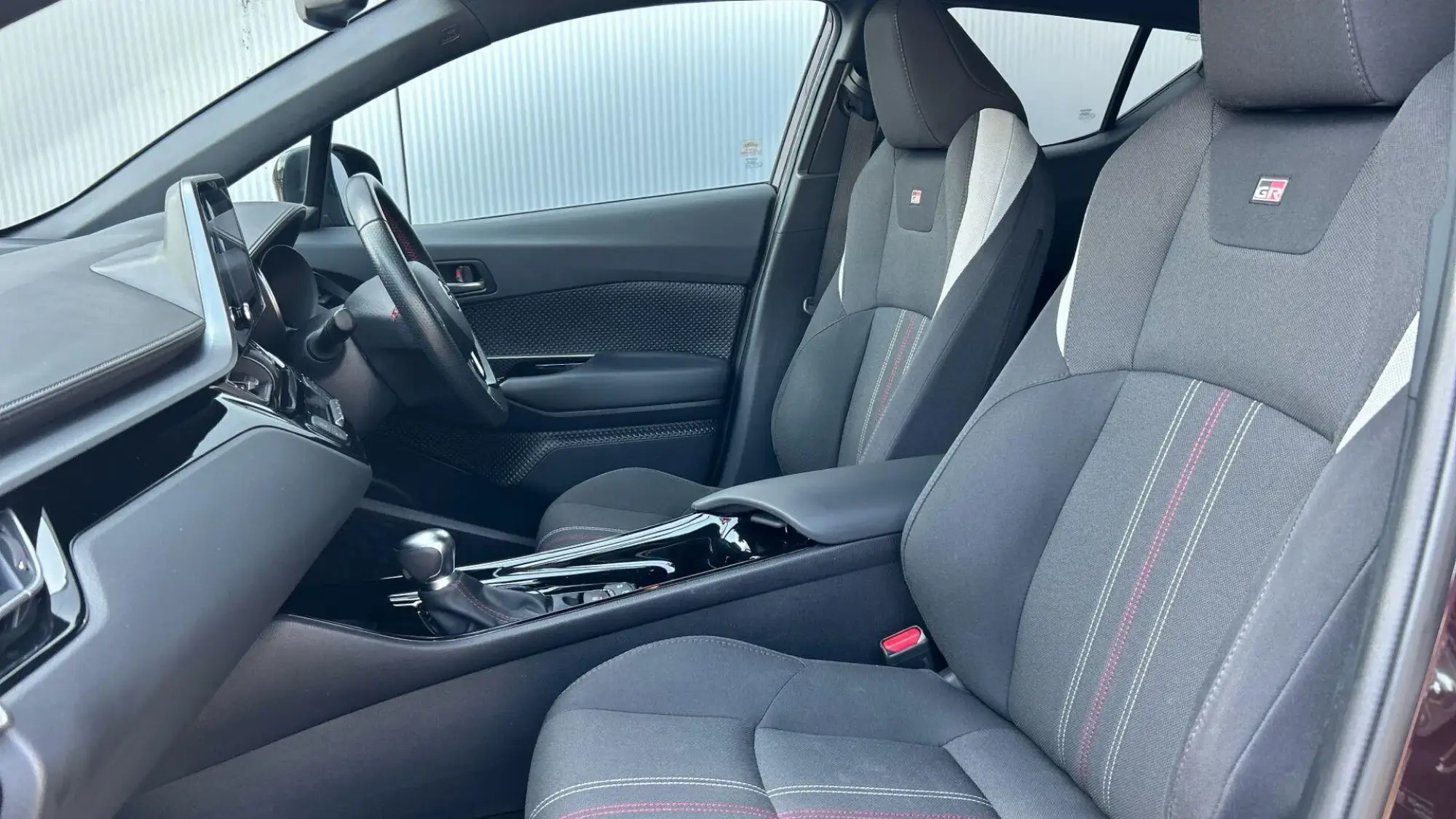 Toyota C-HR Self-Charging Hybrid Image 14