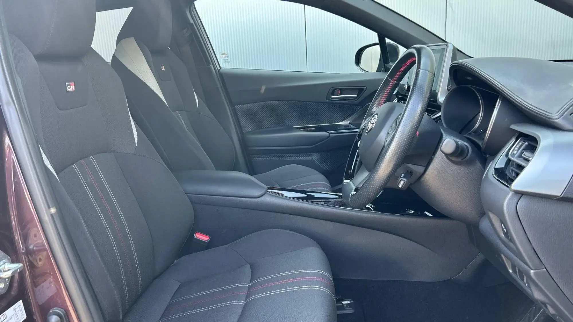 Toyota C-HR Self-Charging Hybrid Image 15