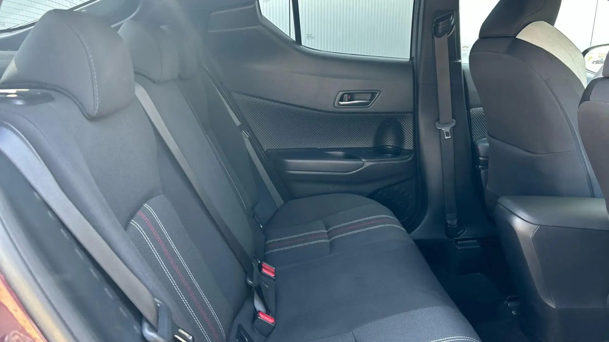 Toyota C-HR Self-Charging Hybrid Image 16