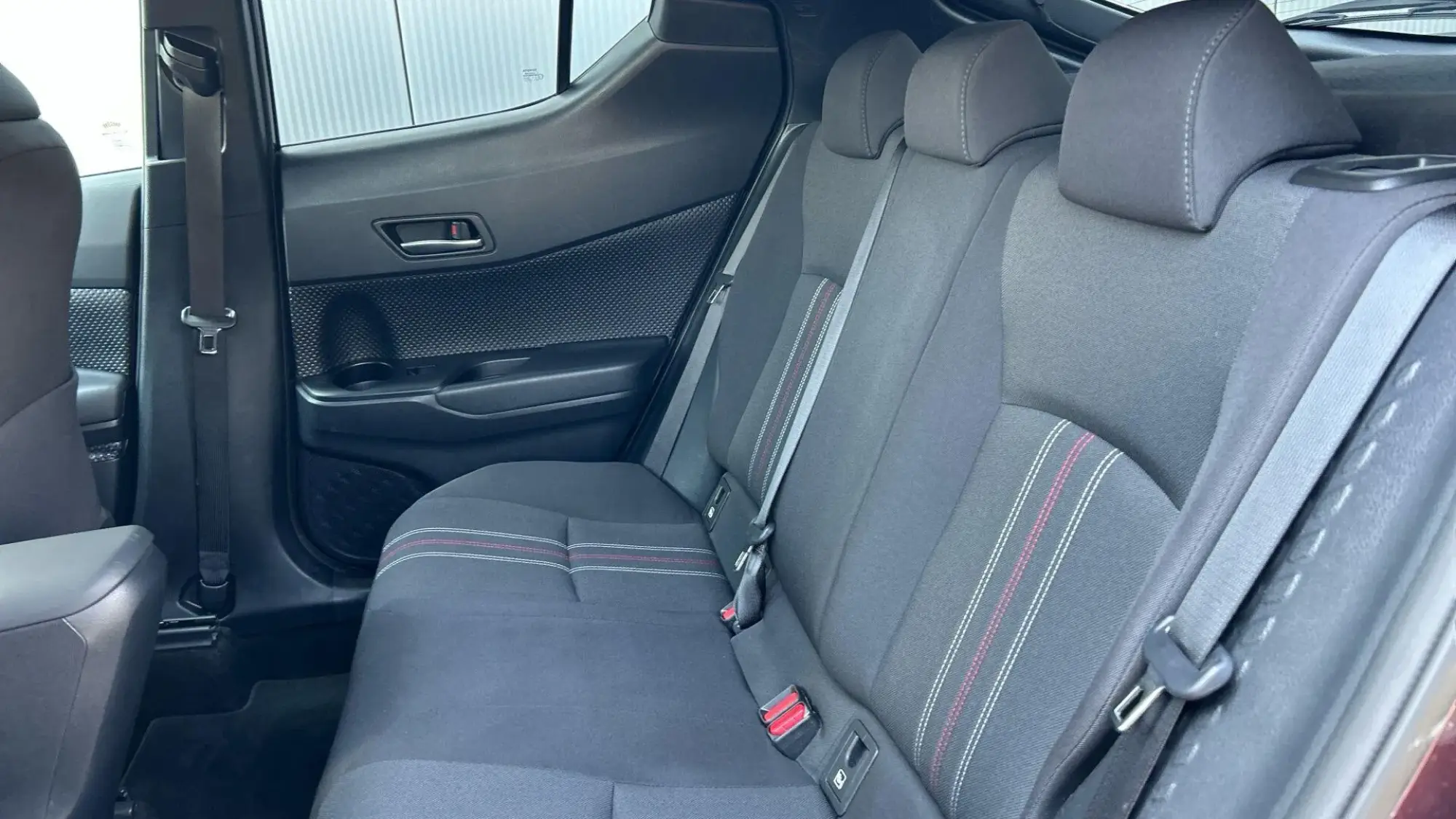 Toyota C-HR Self-Charging Hybrid Image 17