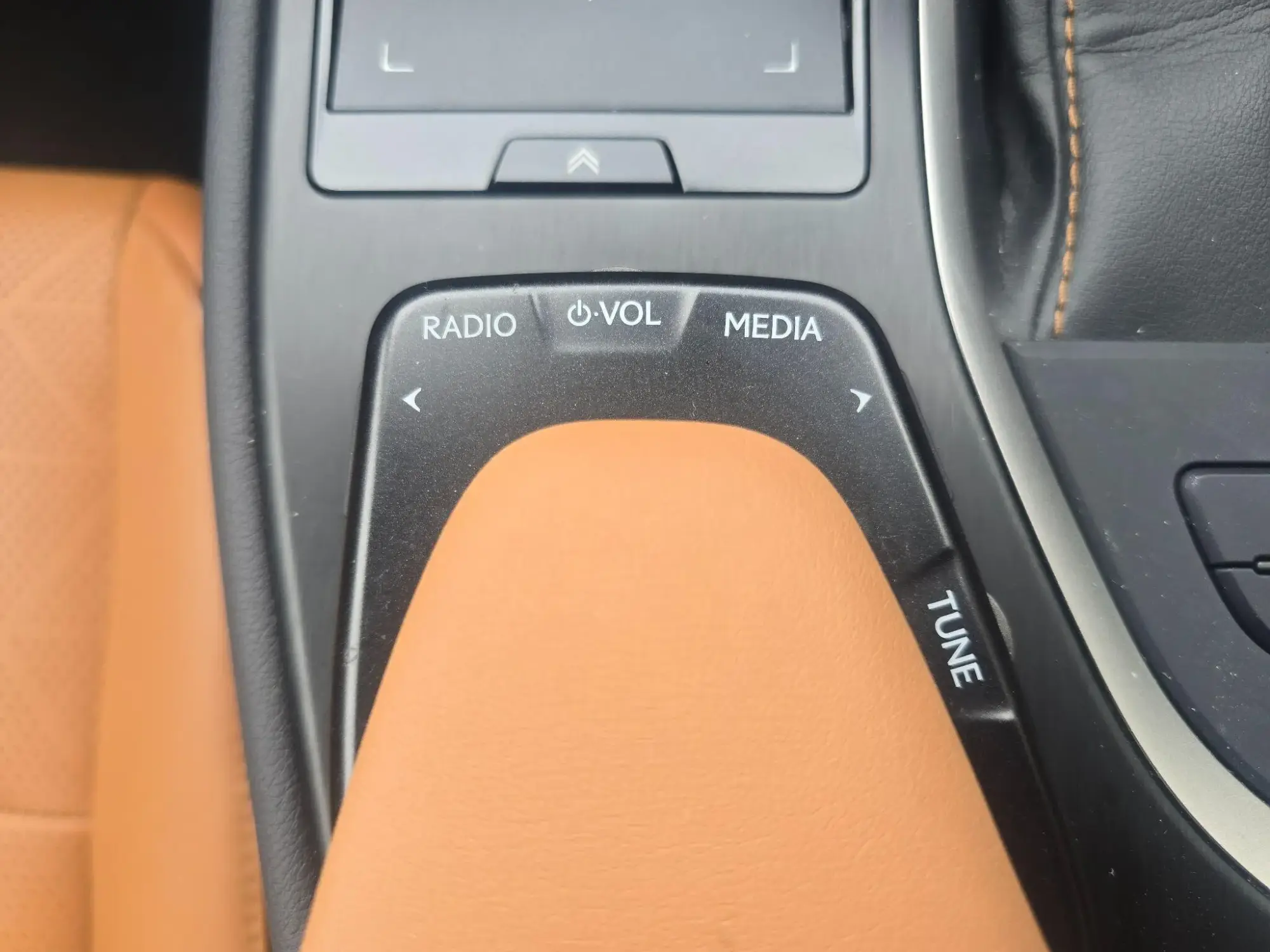 Lexus UX Self-Charging Hybrid Image 22 Lexus UX Self-Charging Hybrid Image 22