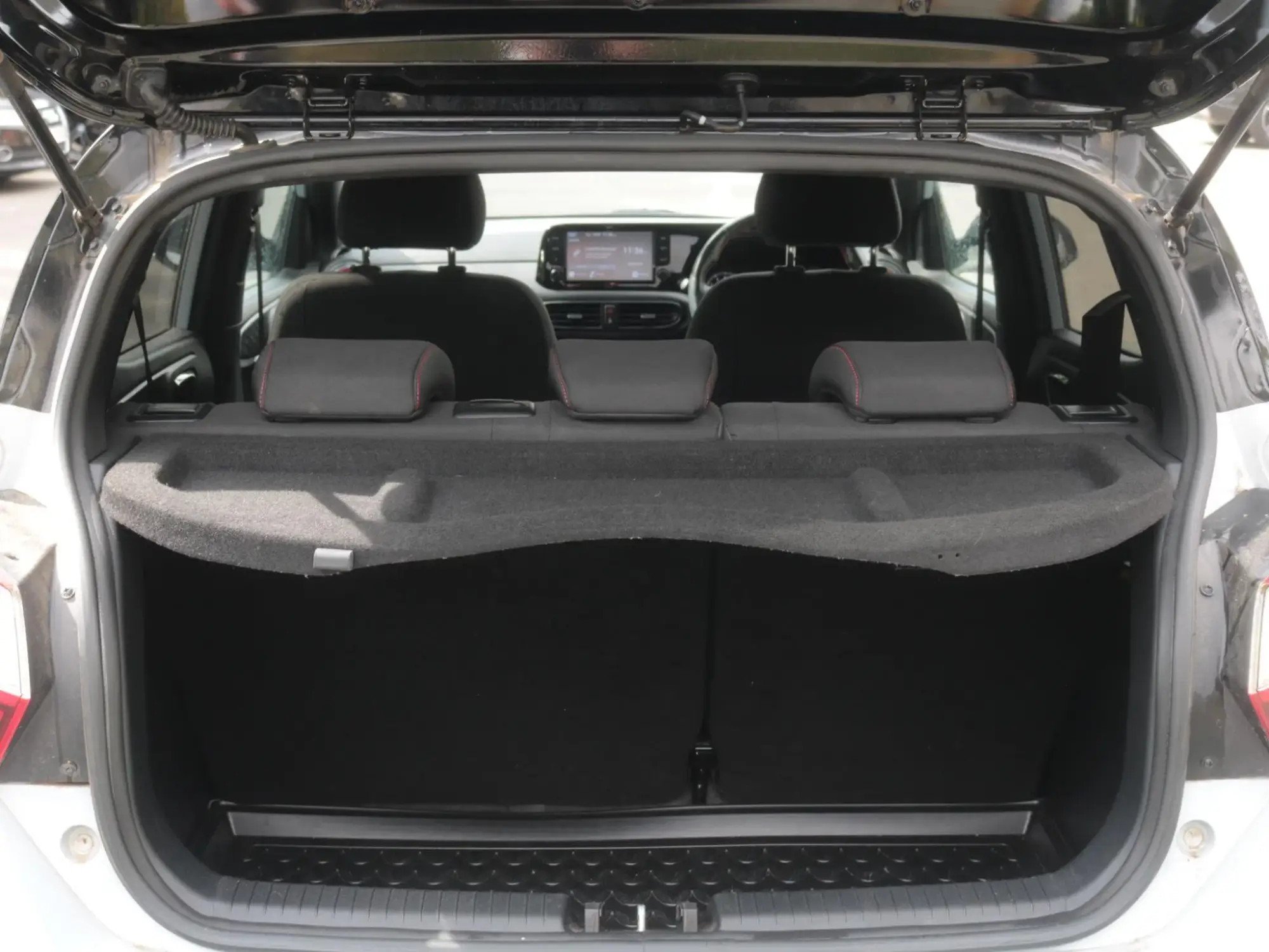 Hyundai i10 Image 12 Hyundai i10 Image 12