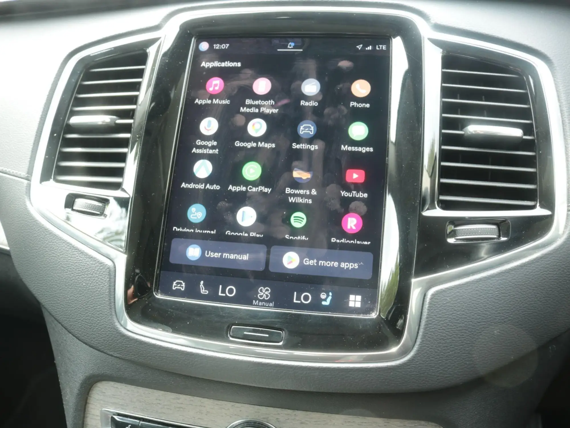 Volvo XC90 Image 24