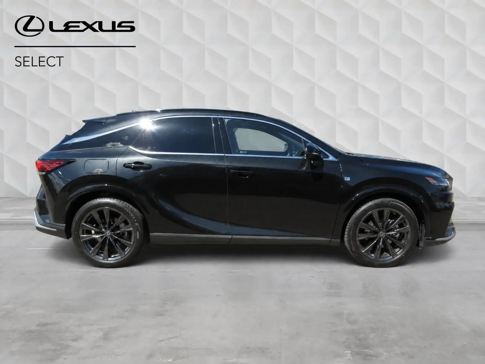 Lexus RX 2.5 450h+ 18.1kWh F Sport Design E-CVT 4WD Euro 6 (s/s) 5dr ND26KJK Image 2 Lexus RX 2.5 450h+ 18.1kWh F Sport Design E-CVT 4WD Euro 6 (s/s) 5dr ND26KJK Image 2