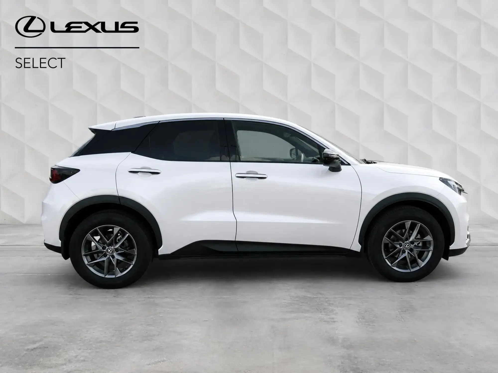 Lexus LBX 1.5 VVT-iE Premium E-CVT Euro 6 (s/s) 5dr ND25CTX Image 2