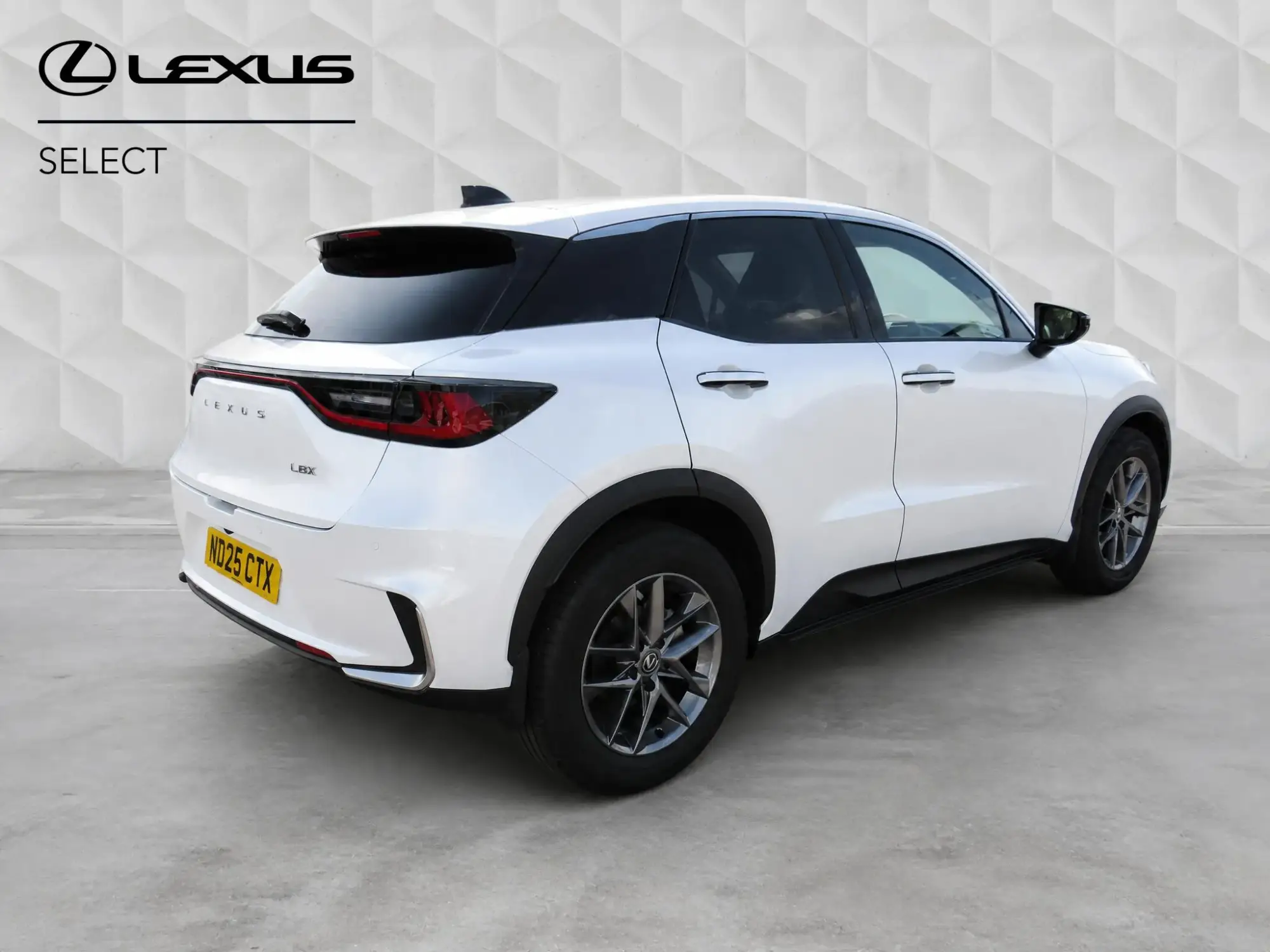 Lexus LBX 1.5 VVT-iE Premium E-CVT Euro 6 (s/s) 5dr ND25CTX Image 3