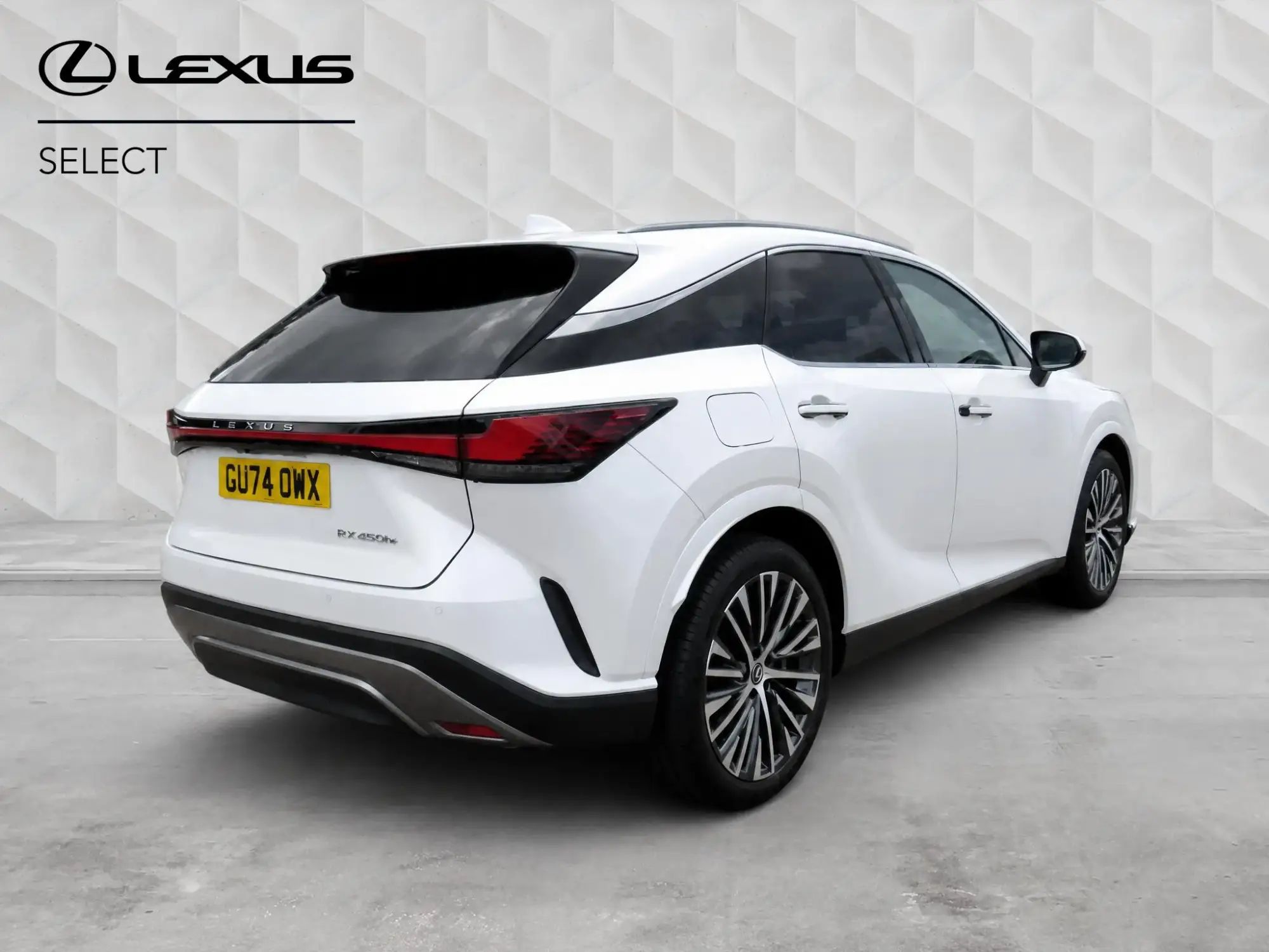 Lexus RX Plug-In Hybrid Image 3 Lexus RX Plug-In Hybrid Image 3