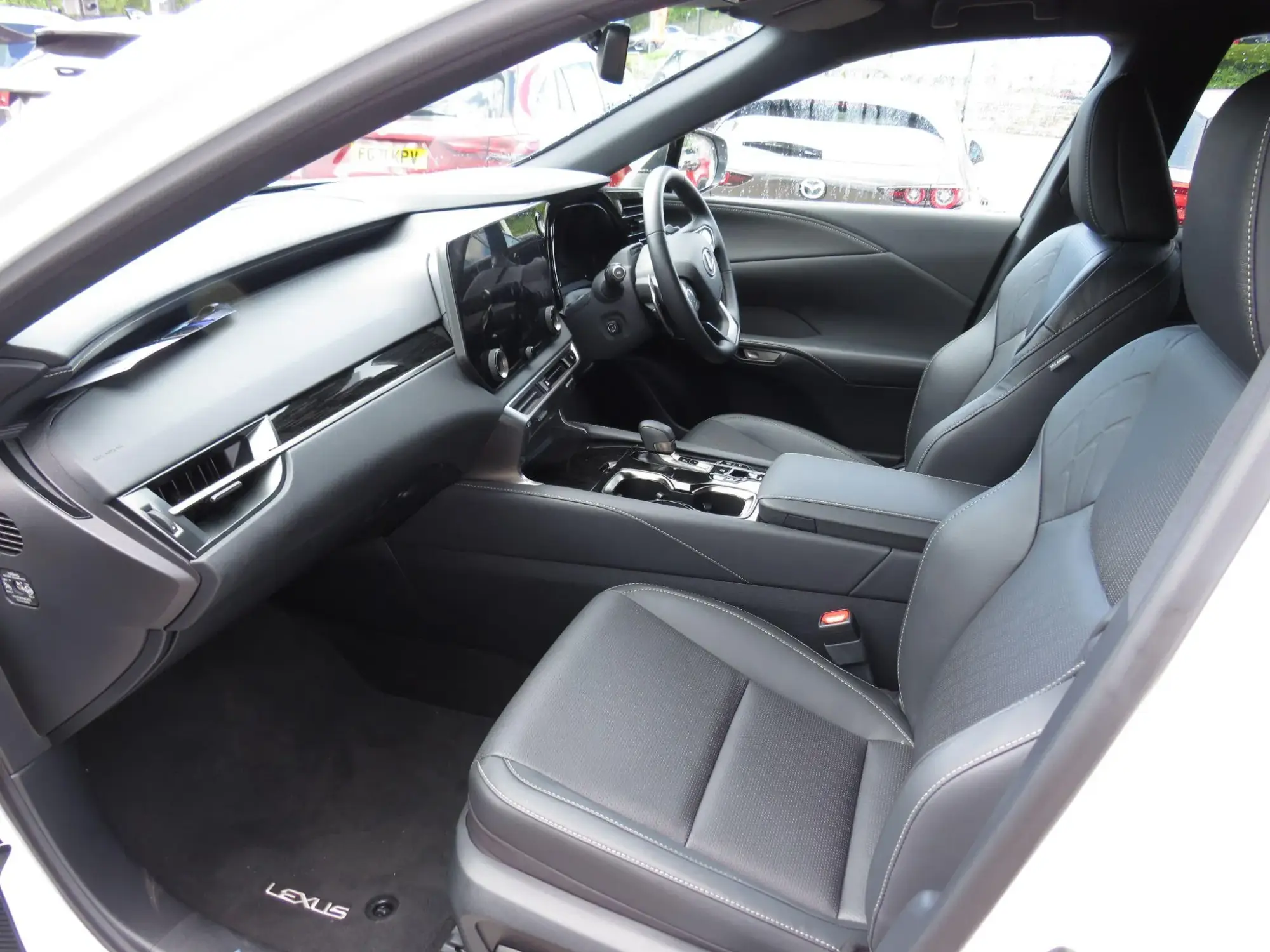 Lexus RX Plug-In Hybrid Image 11 Lexus RX Plug-In Hybrid Image 11