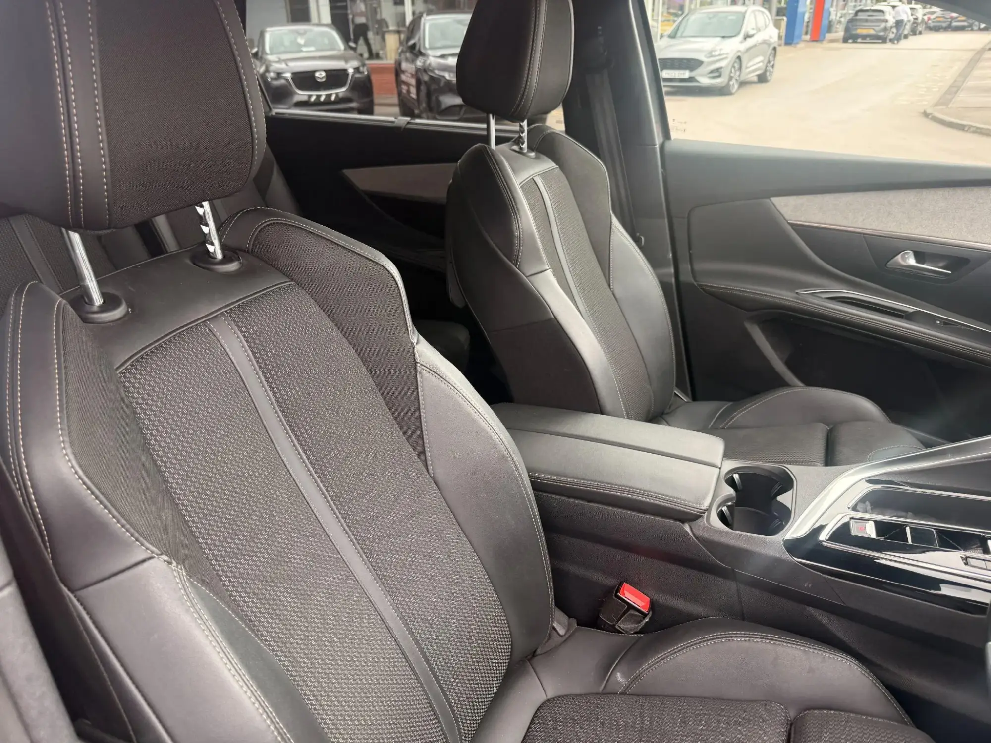 Peugeot 5008 Image 9 Peugeot 5008 Image 9