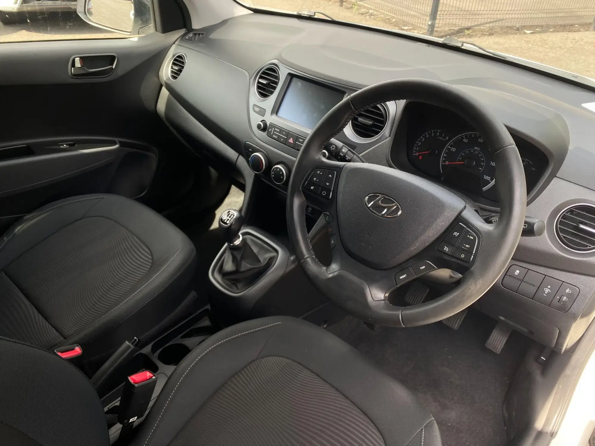 Hyundai i10 Image 9 Hyundai i10 Image 9