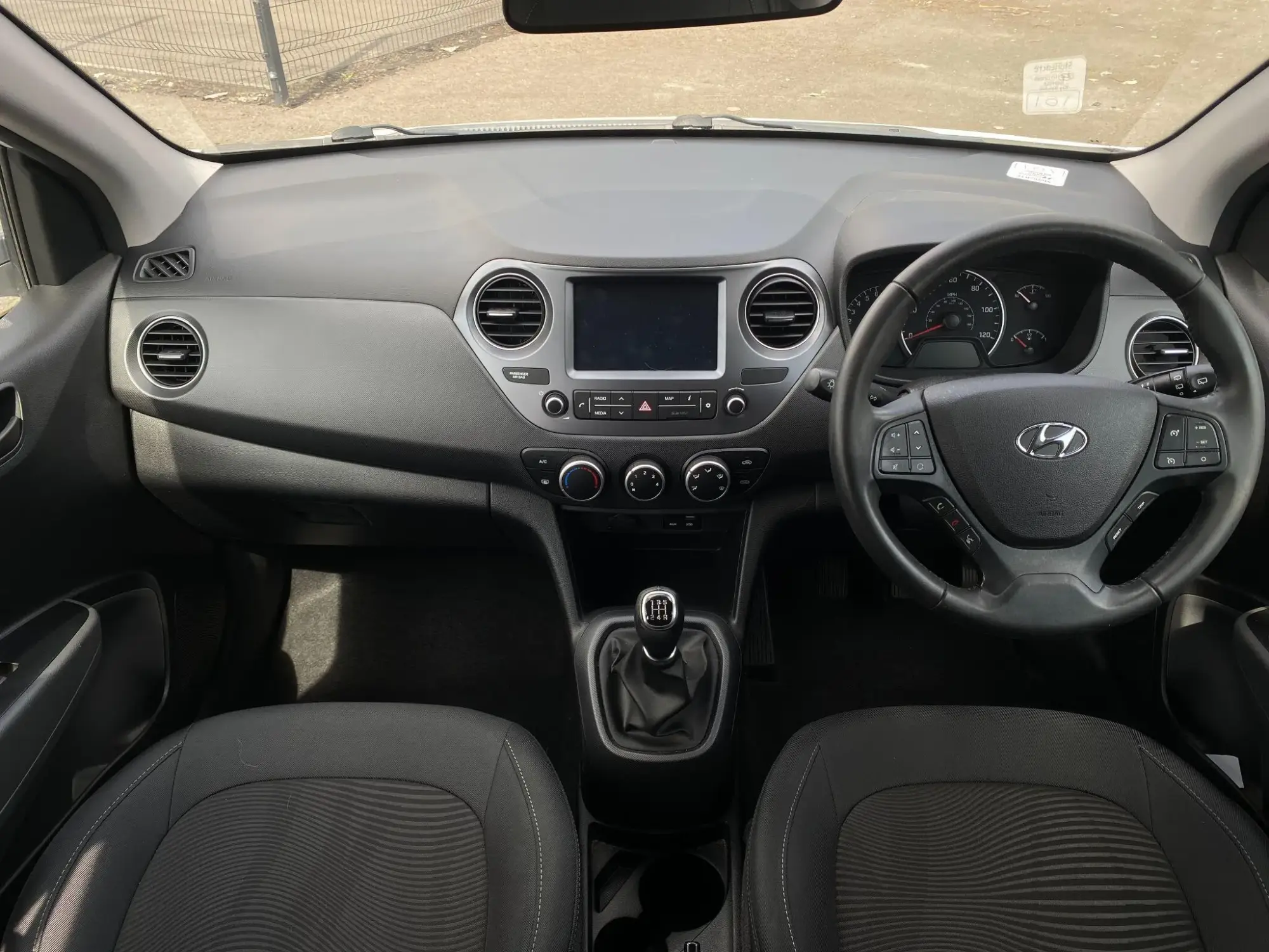 Hyundai i10 Image 10 Hyundai i10 Image 10