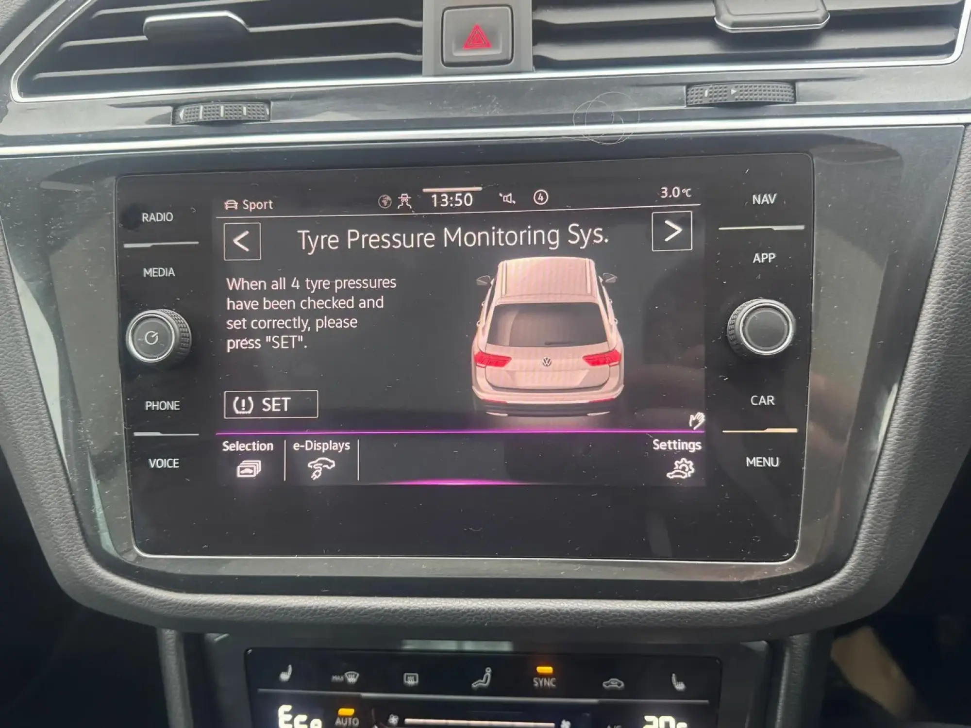Volkswagen Tiguan Image 12