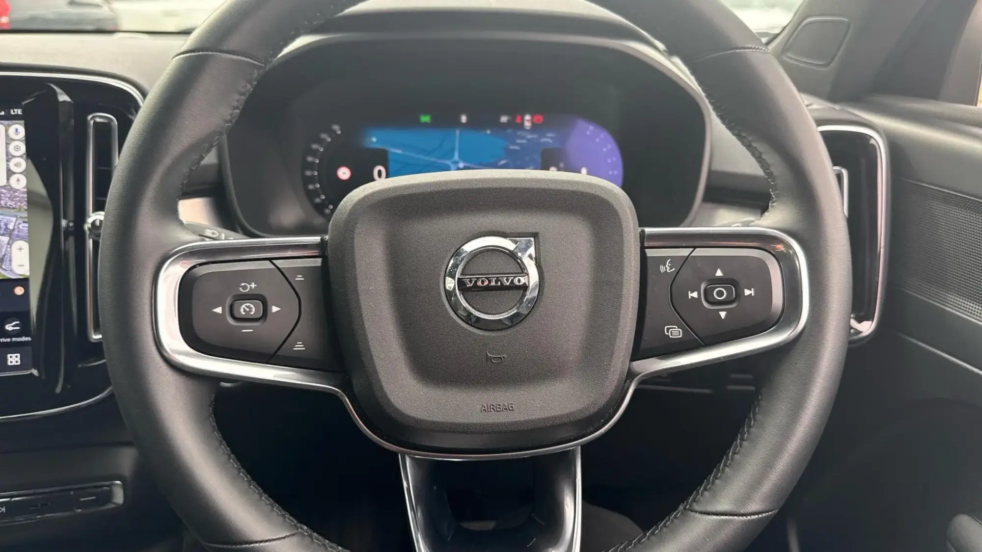 Volvo XC40 Image 10