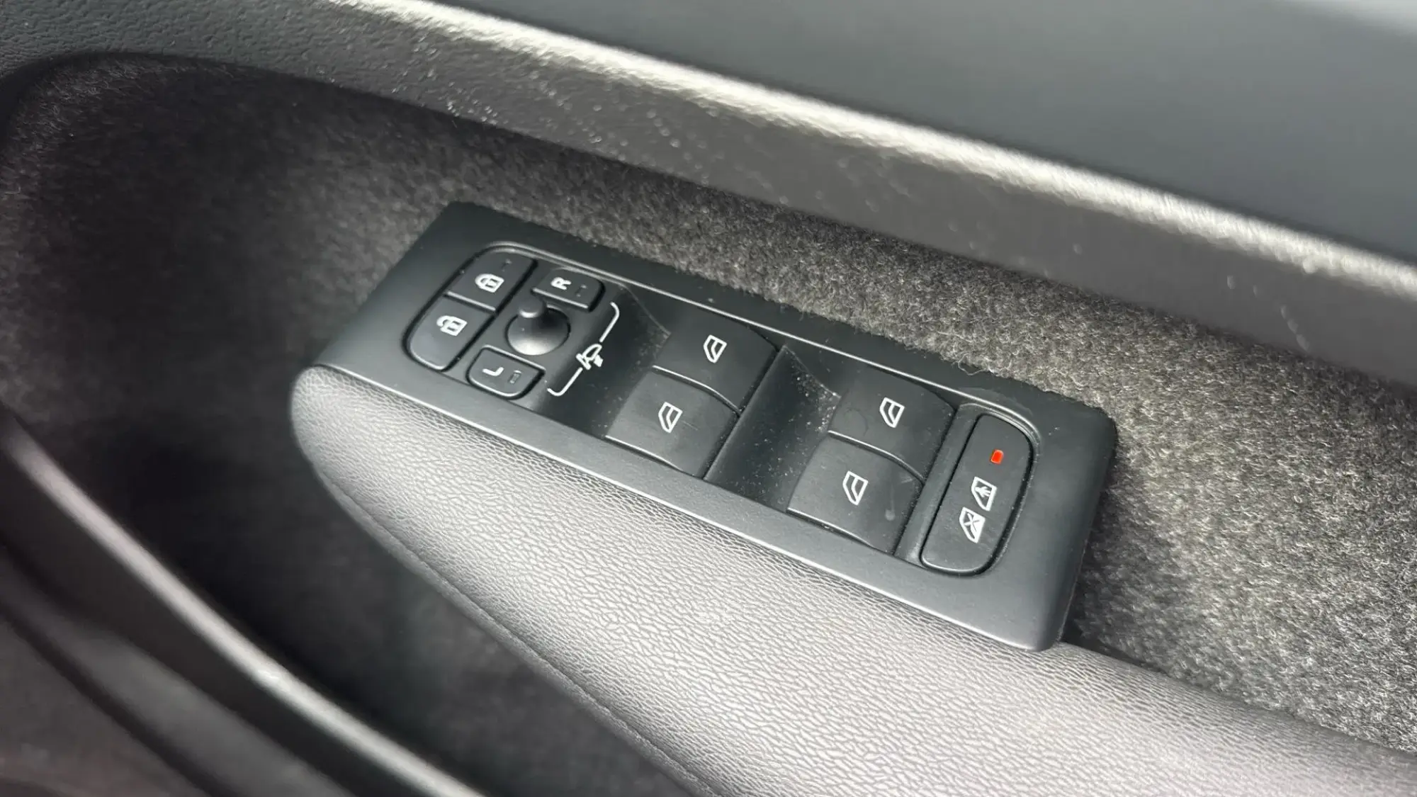 Volvo XC40 Image 21