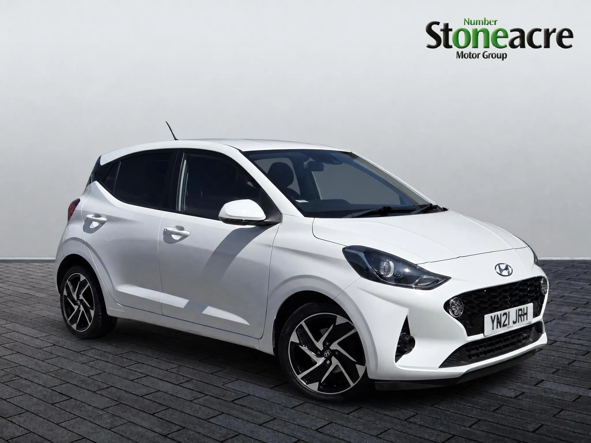 Hyundai i10 listing photo