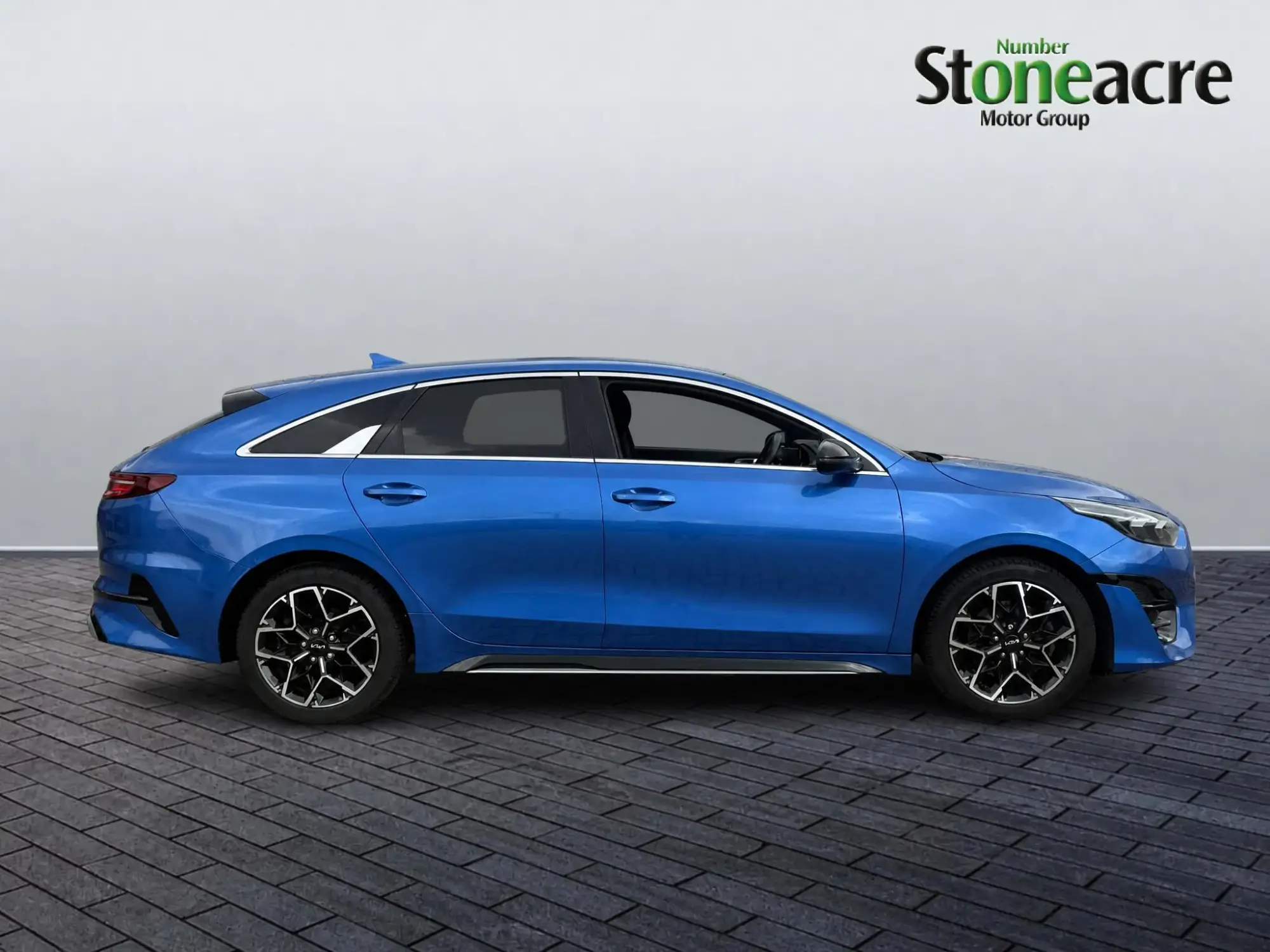 Kia ProCeed 1.5T GDi ISG GT-Line 5dr FT73WSE Image 2 Kia ProCeed 1.5T GDi ISG GT-Line 5dr FT73WSE Image 2