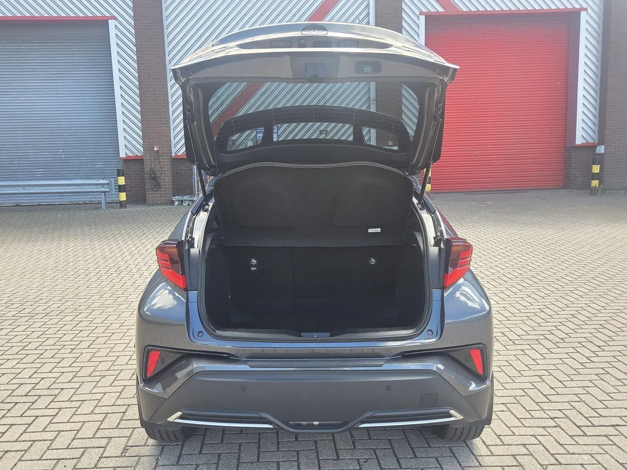 Toyota C-HR Self-Charging Hybrid Image 12