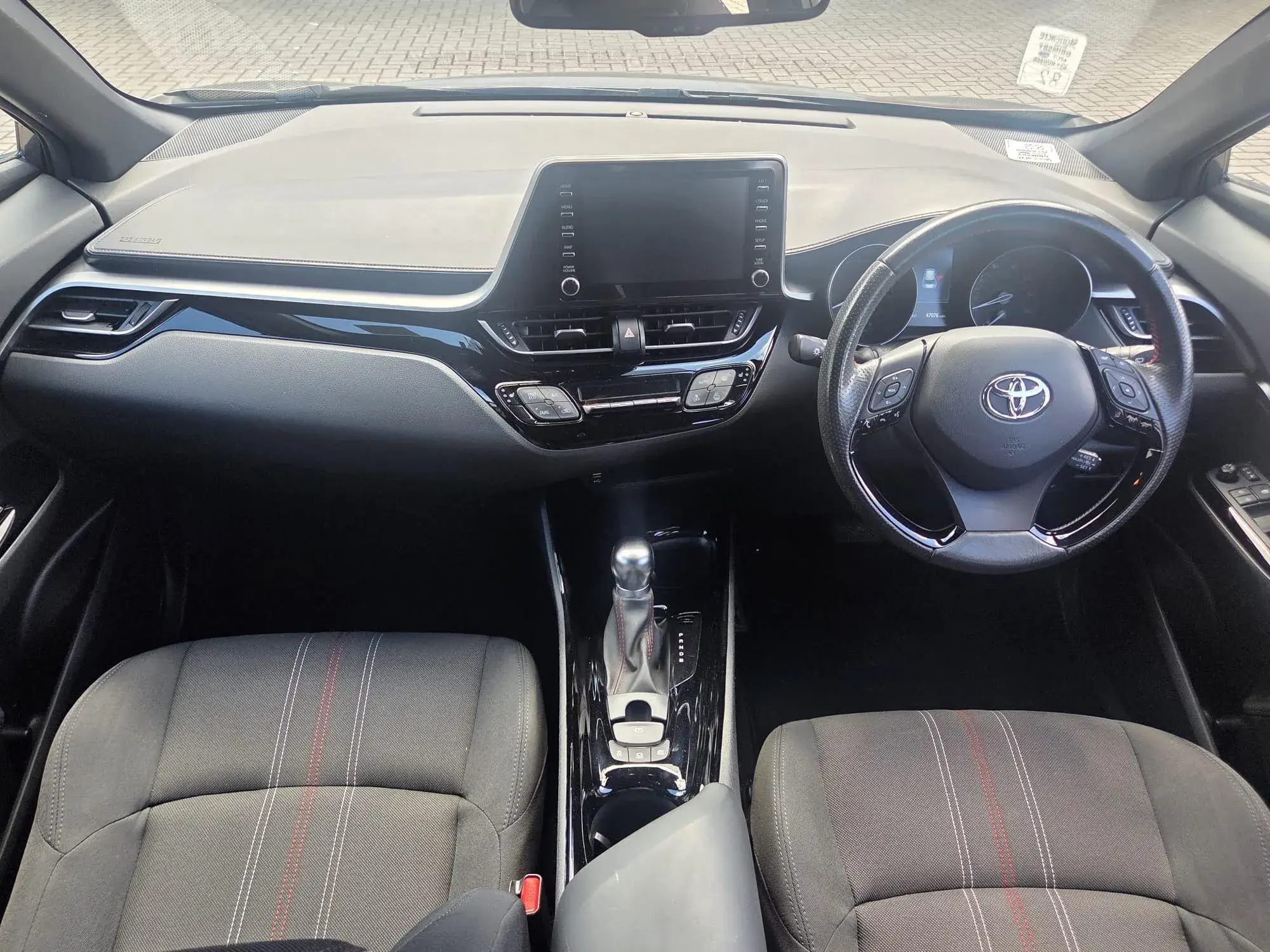 Toyota C-HR Self-Charging Hybrid Image 17