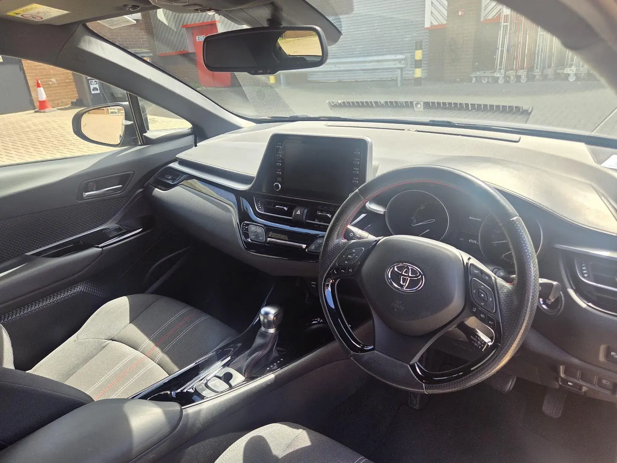 Toyota C-HR Self-Charging Hybrid Image 18